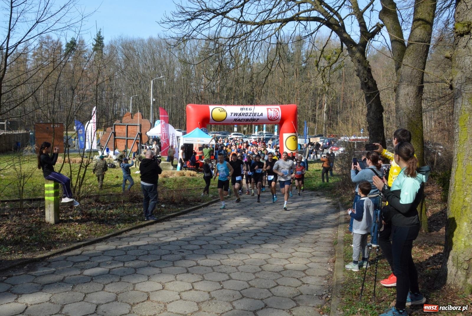 Zdjęcie w galerii na portalu naszraciborz.pl: Mateusz Wolnik zwycięzcą XIV Biegu Twardziela w Raciborzu wiadomości z regionu