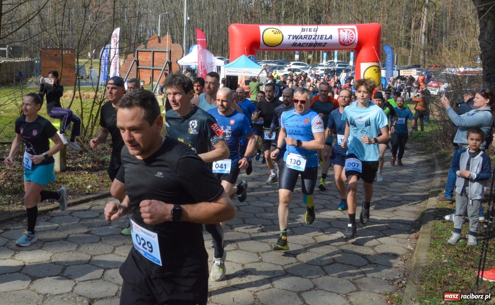 Zdjęcie w galerii na portalu naszraciborz.pl: Mateusz Wolnik zwycięzcą XIV Biegu Twardziela w Raciborzu wiadomości z regionu