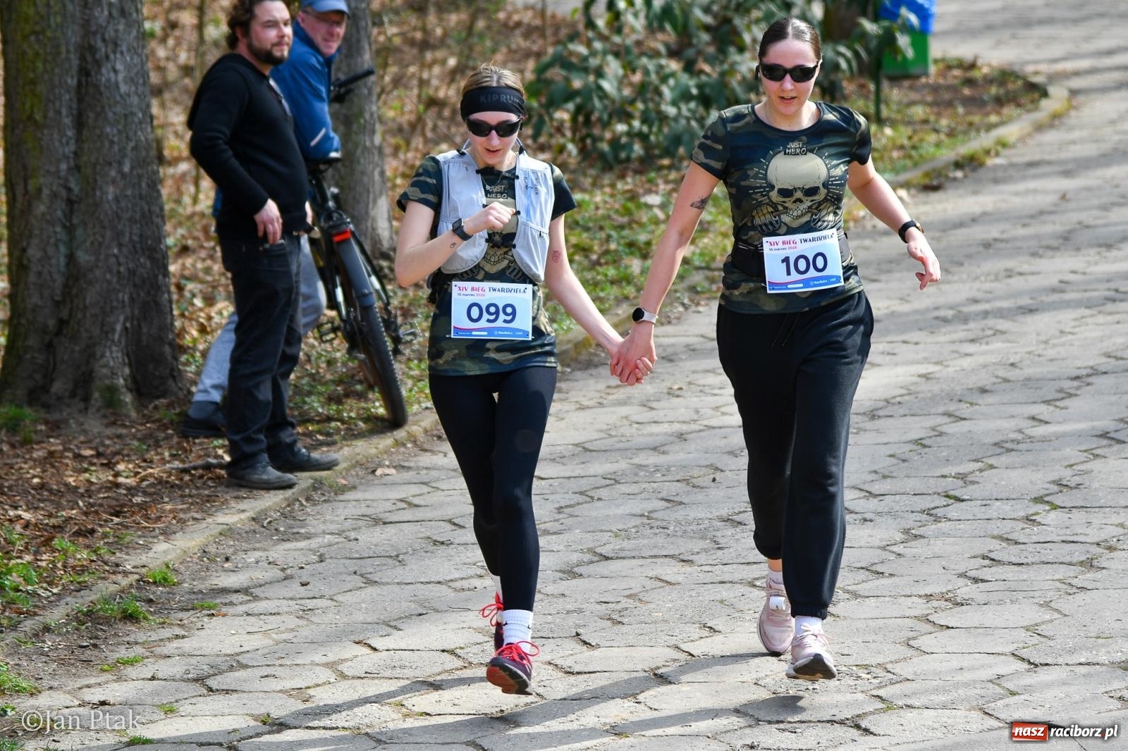 Zdjęcie w galerii na portalu naszraciborz.pl: Mateusz Wolnik zwycięzcą XIV Biegu Twardziela w Raciborzu wiadomości z regionu