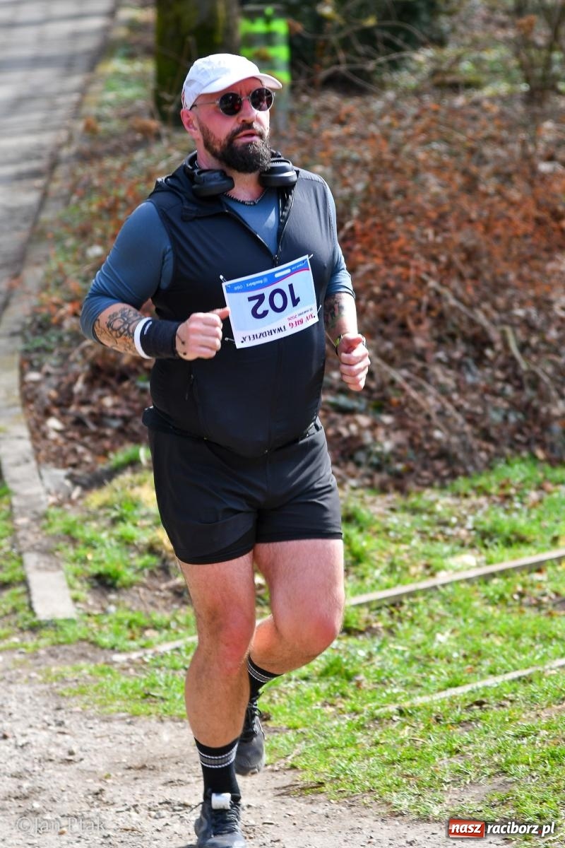 Zdjęcie w galerii na portalu naszraciborz.pl: Mateusz Wolnik zwycięzcą XIV Biegu Twardziela w Raciborzu wiadomości z regionu