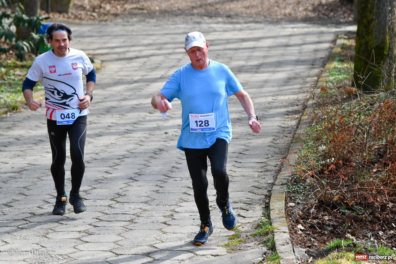 Zdjęcie w galerii na portalu naszraciborz.pl: Mateusz Wolnik zwycięzcą XIV Biegu Twardziela w Raciborzu wiadomości z regionu