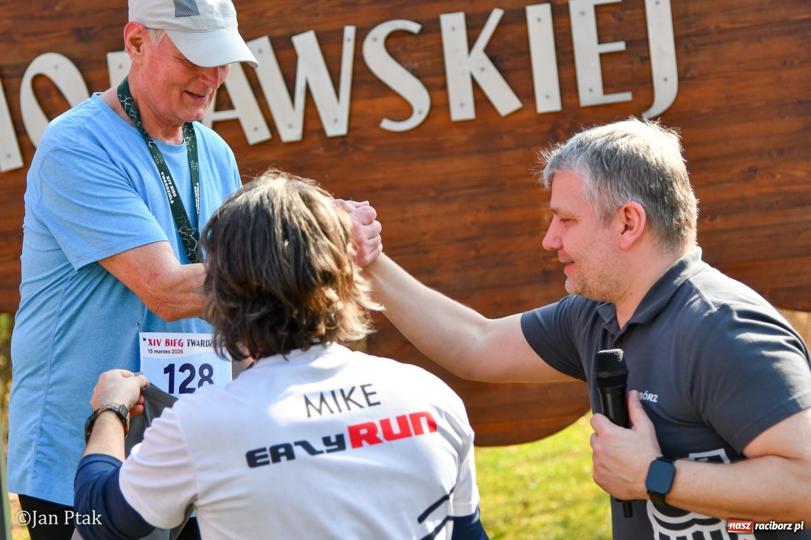 Zdjęcie w galerii na portalu naszraciborz.pl: Mateusz Wolnik zwycięzcą XIV Biegu Twardziela w Raciborzu wiadomości z regionu