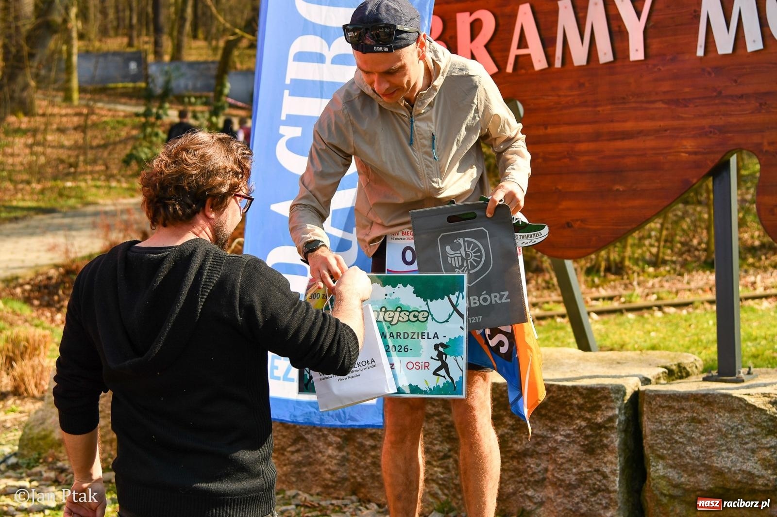 Zdjęcie w galerii na portalu naszraciborz.pl: Mateusz Wolnik zwycięzcą XIV Biegu Twardziela w Raciborzu wiadomości z regionu