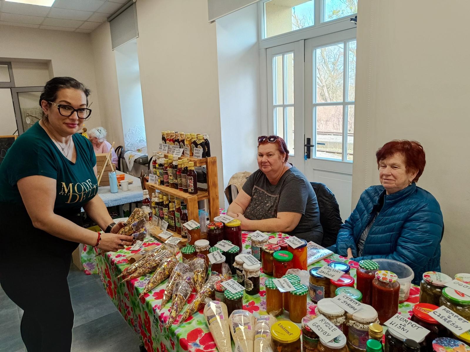 Zdjęcie w galerii na portalu naszraciborz.pl: Wielkanocny Zlot Rzemieślników w Pietrowicach Wielkich trwa do godziny 17:00 wiadomości z regionu