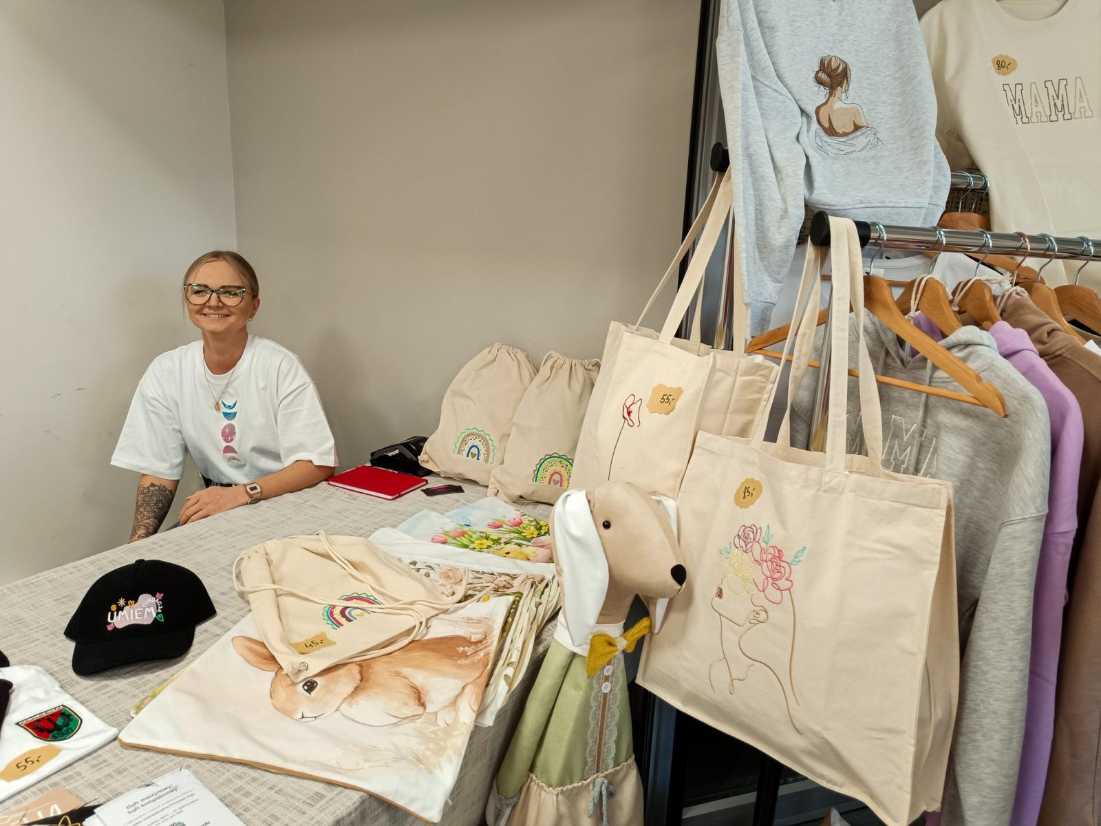 Zdjęcie w galerii na portalu naszraciborz.pl: Wielkanocny Zlot Rzemieślników w Pietrowicach Wielkich trwa do godziny 17:00 wiadomości z regionu