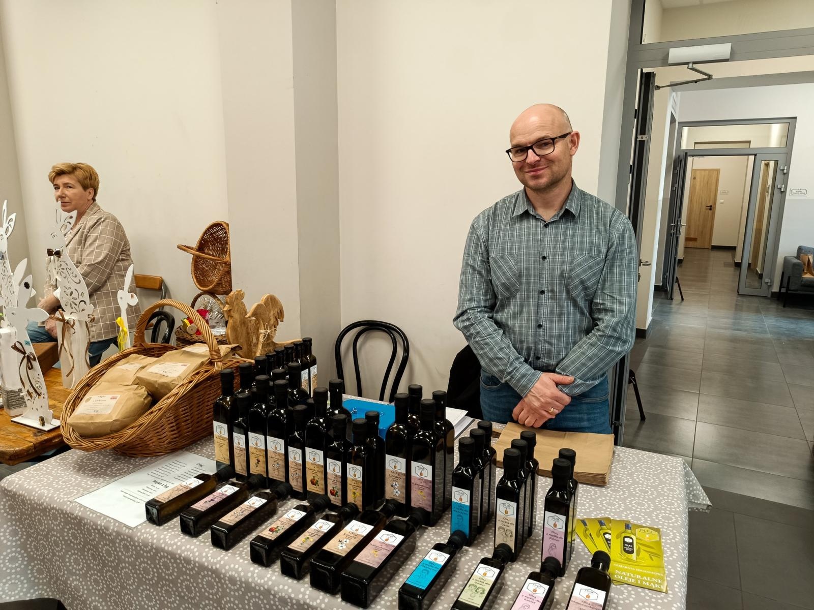 Zdjęcie w galerii na portalu naszraciborz.pl: Wielkanocny Zlot Rzemieślników w Pietrowicach Wielkich trwa do godziny 17:00 wiadomości z regionu