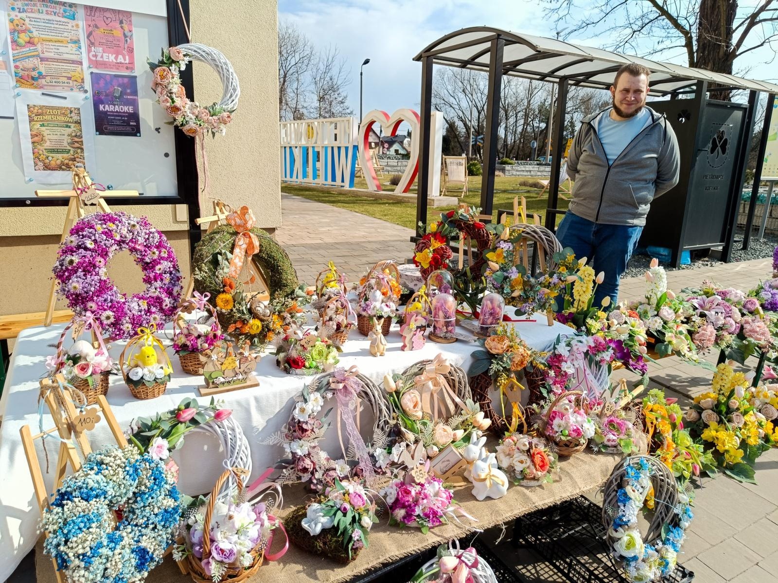 Zdjęcie w galerii na portalu naszraciborz.pl: Wielkanocny Zlot Rzemieślników w Pietrowicach Wielkich trwa do godziny 17:00 wiadomości z regionu