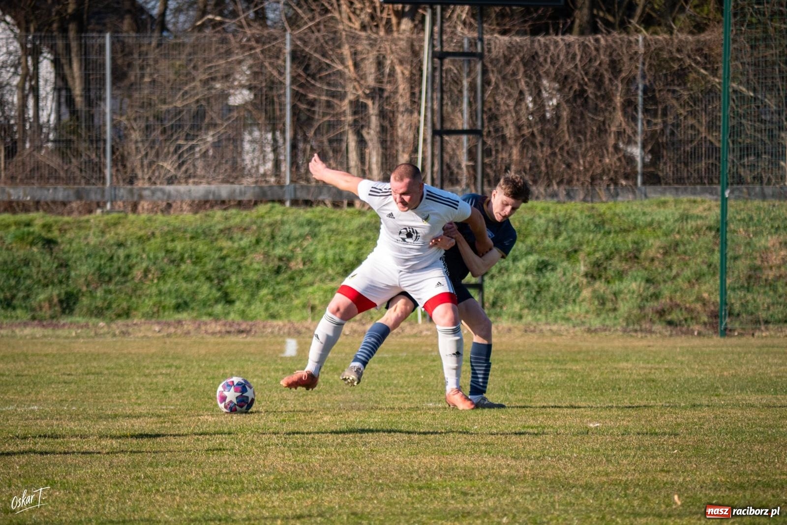 Zdjęcie w galerii na portalu naszraciborz.pl: Decydująca końcówka w Nędzy. Tobiasz Wodecki bohaterem Silesii [FOTO] wiadomości z regionu