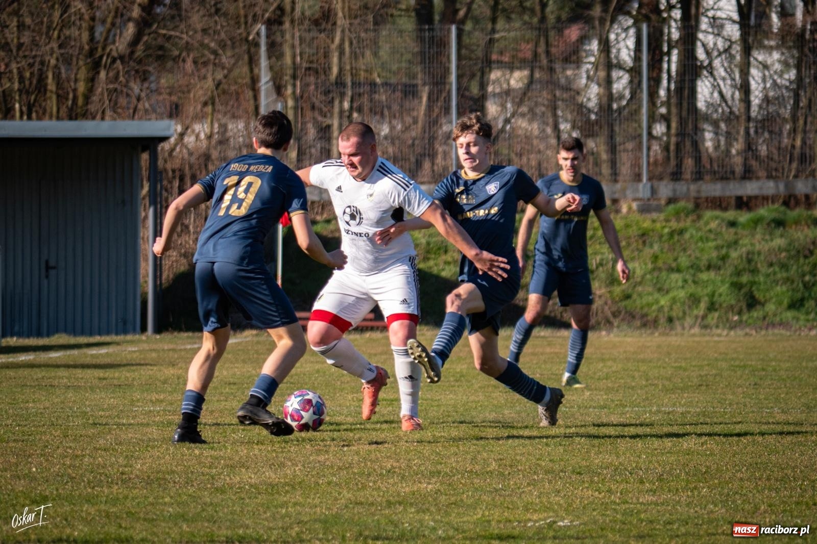Zdjęcie w galerii na portalu naszraciborz.pl: Decydująca końcówka w Nędzy. Tobiasz Wodecki bohaterem Silesii [FOTO] wiadomości z regionu