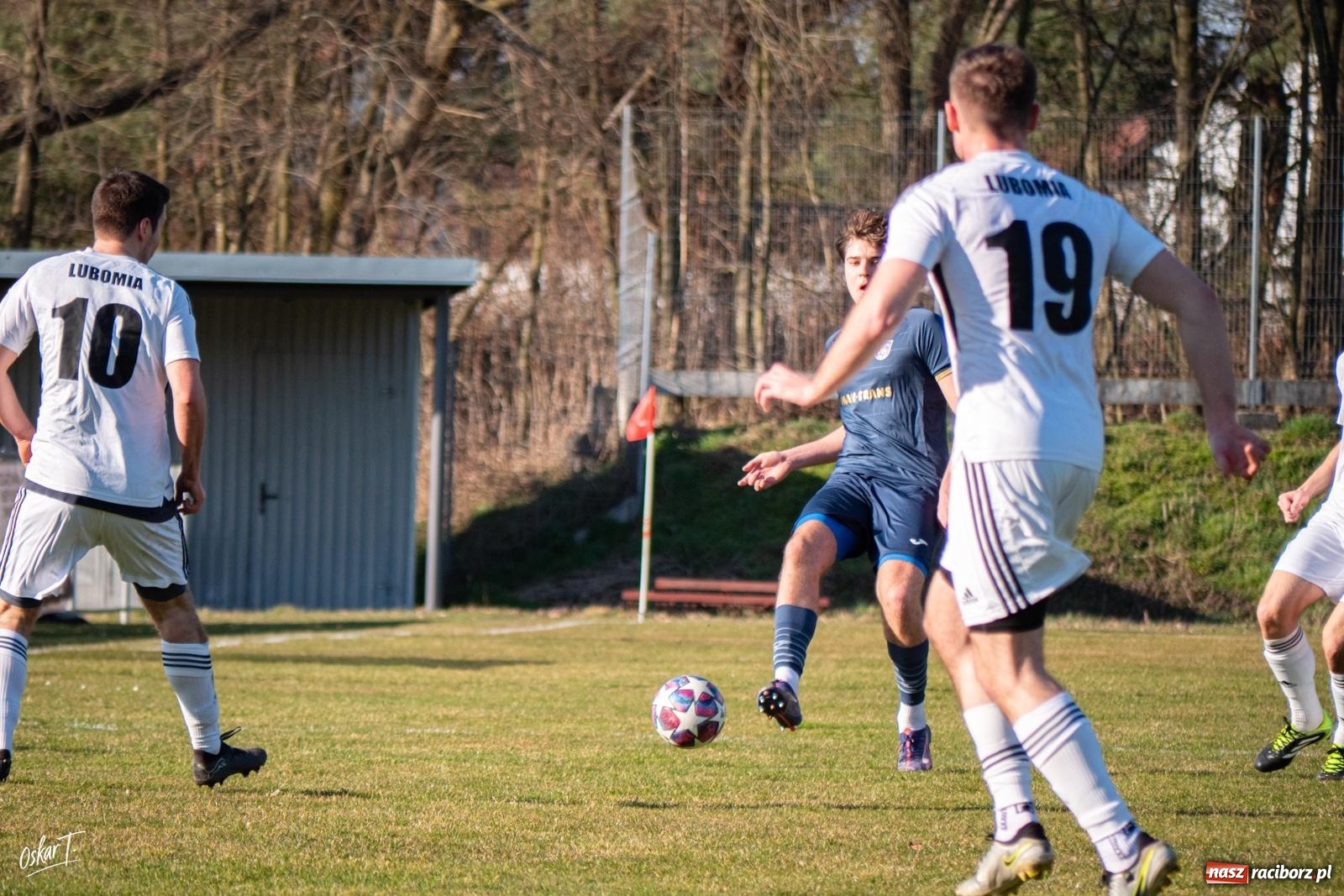 Zdjęcie w galerii na portalu naszraciborz.pl: Decydująca końcówka w Nędzy. Tobiasz Wodecki bohaterem Silesii [FOTO] wiadomości z regionu