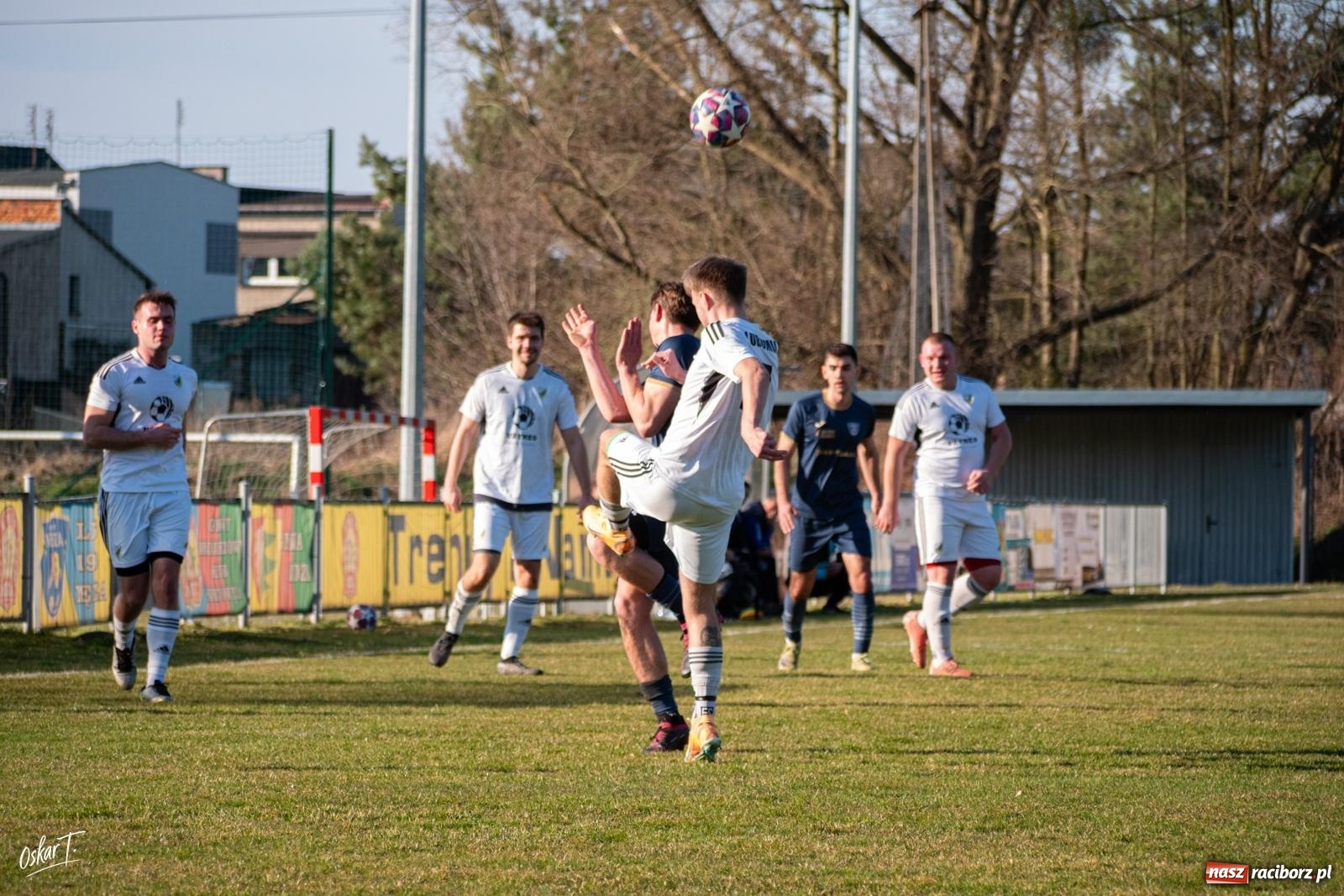 Zdjęcie w galerii na portalu naszraciborz.pl: Decydująca końcówka w Nędzy. Tobiasz Wodecki bohaterem Silesii [FOTO] wiadomości z regionu