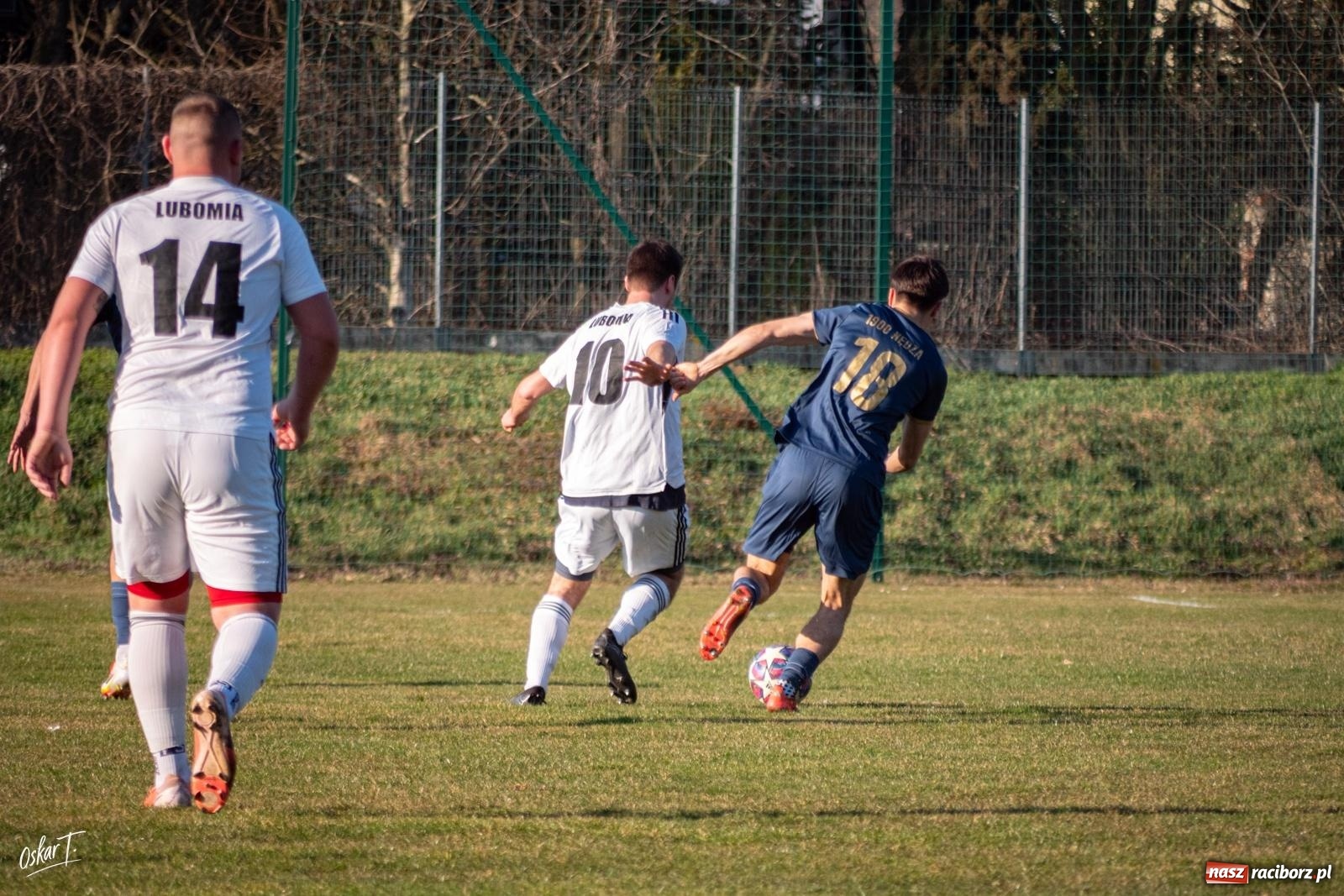 Zdjęcie w galerii na portalu naszraciborz.pl: Decydująca końcówka w Nędzy. Tobiasz Wodecki bohaterem Silesii [FOTO] wiadomości z regionu