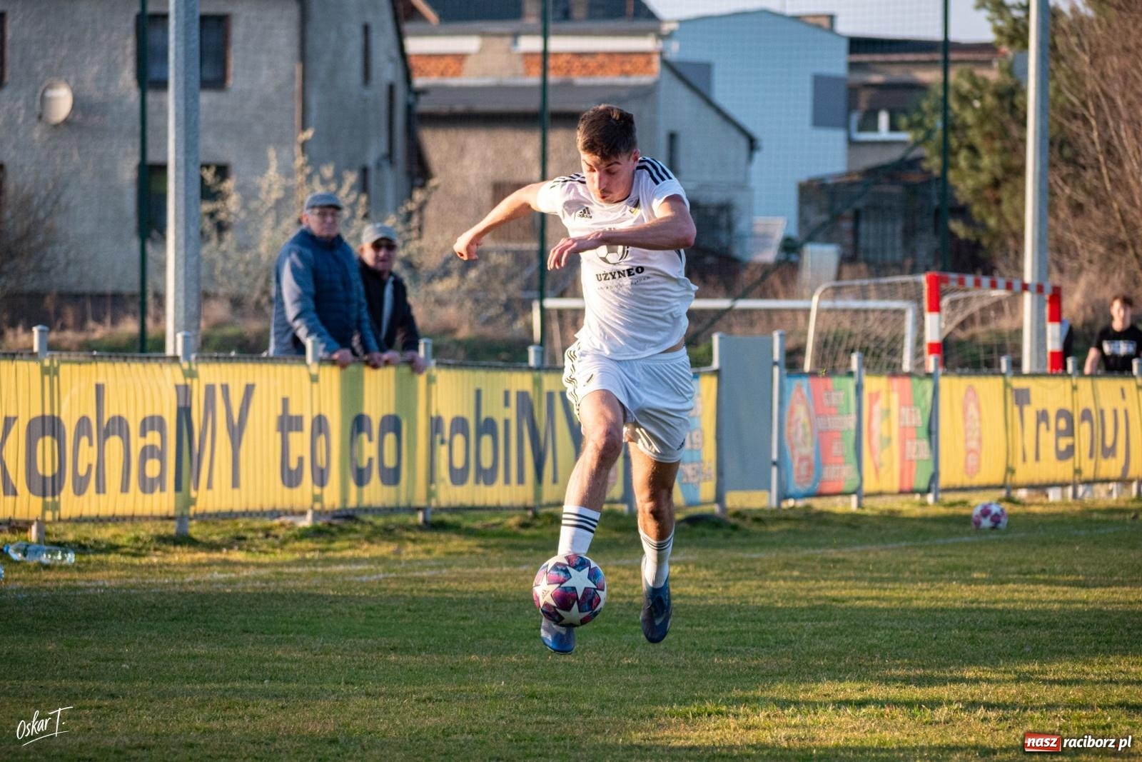 Zdjęcie w galerii na portalu naszraciborz.pl: Decydująca końcówka w Nędzy. Tobiasz Wodecki bohaterem Silesii [FOTO] wiadomości z regionu