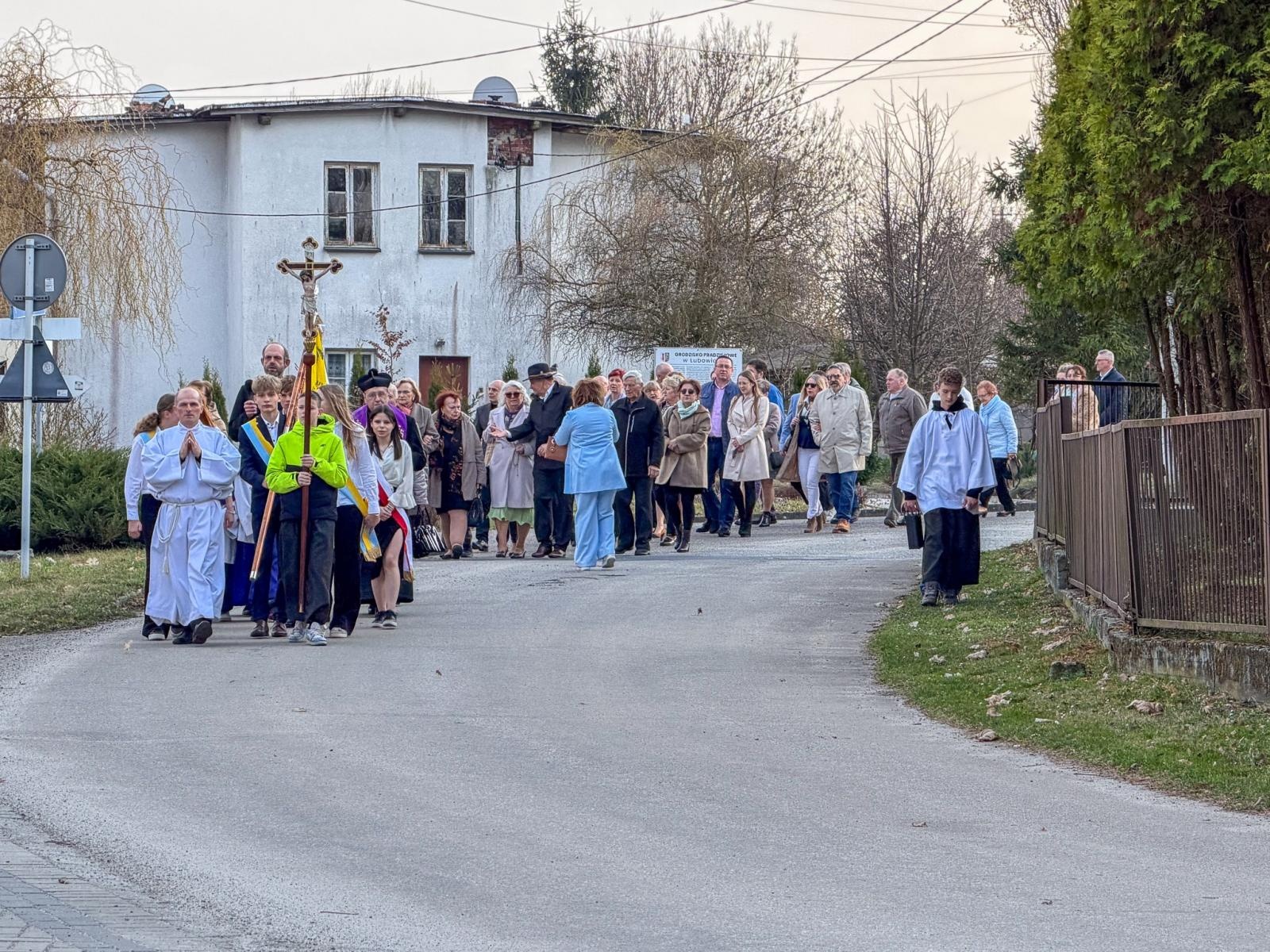 Zdjęcie w galerii na portalu naszraciborz.pl: Echo poezji w Łubowicach: Relacja z 238. urodzin Josepha von Eichendorffa wiadomości z regionu