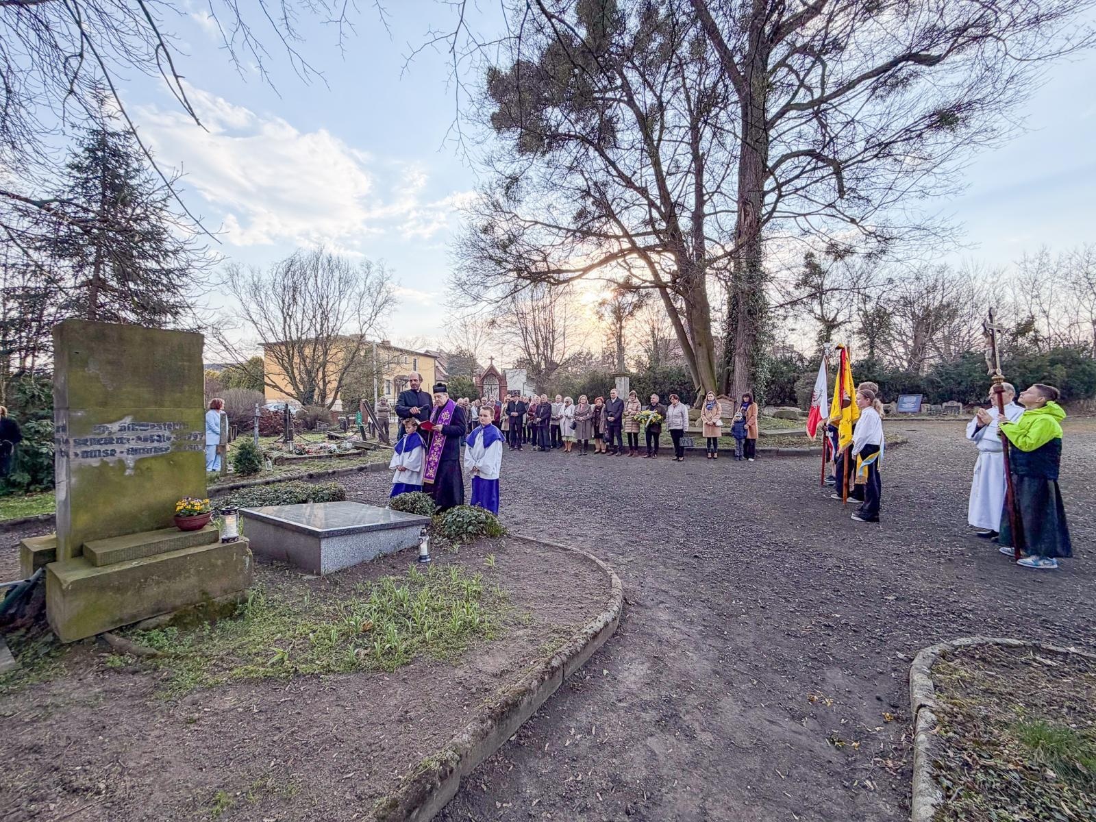 Zdjęcie w galerii na portalu naszraciborz.pl: Echo poezji w Łubowicach: Relacja z 238. urodzin Josepha von Eichendorffa wiadomości z regionu