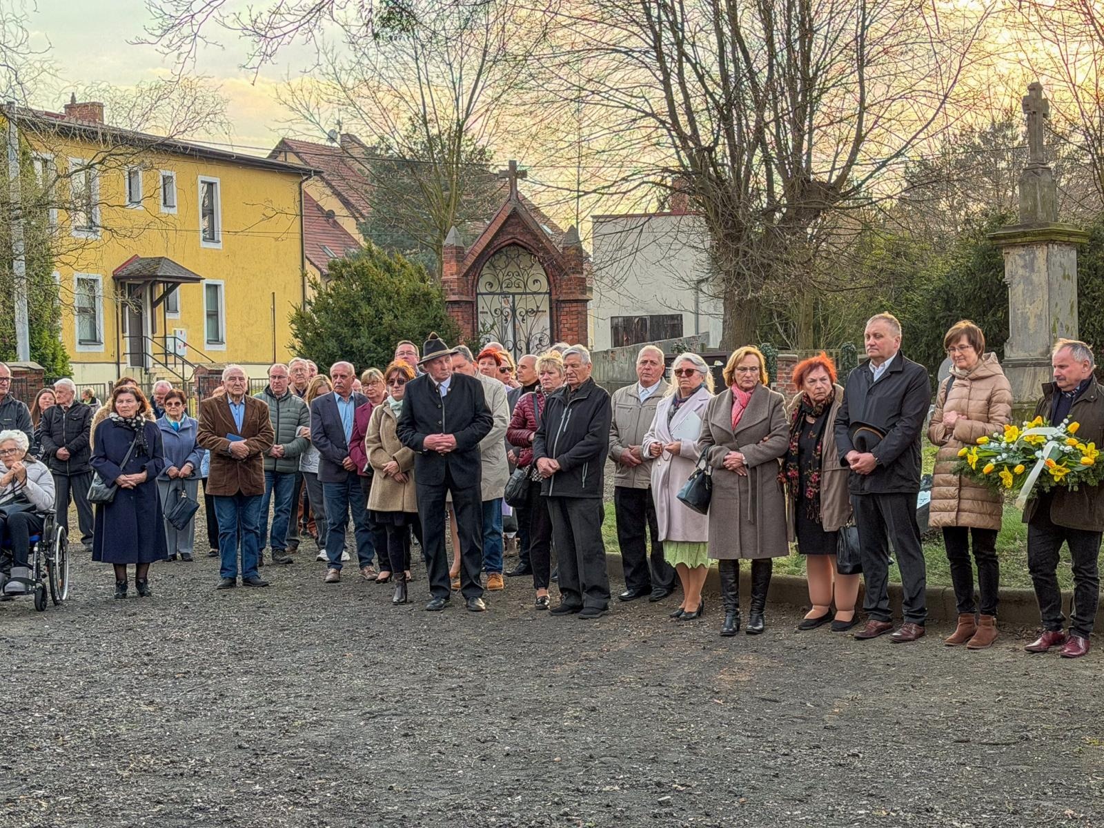 Zdjęcie w galerii na portalu naszraciborz.pl: Echo poezji w Łubowicach: Relacja z 238. urodzin Josepha von Eichendorffa wiadomości z regionu
