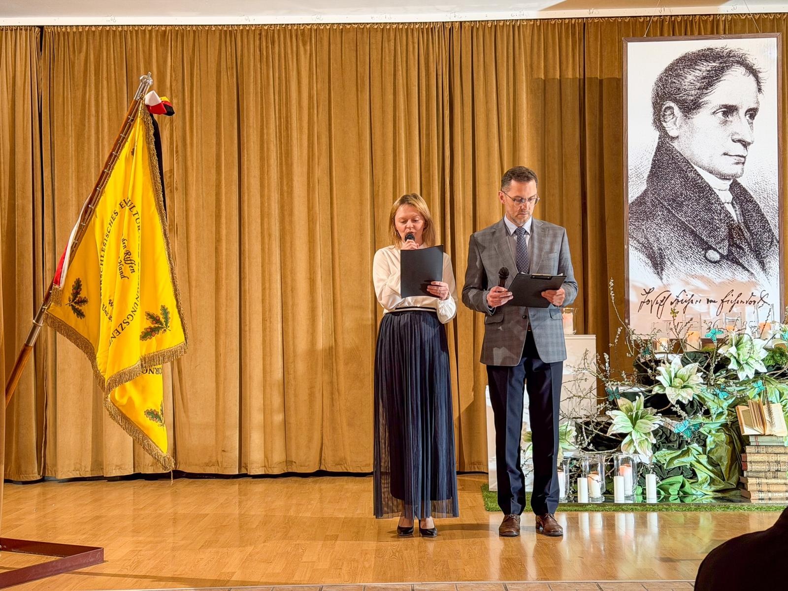 Zdjęcie w galerii na portalu naszraciborz.pl: Echo poezji w Łubowicach: Relacja z 238. urodzin Josepha von Eichendorffa wiadomości z regionu