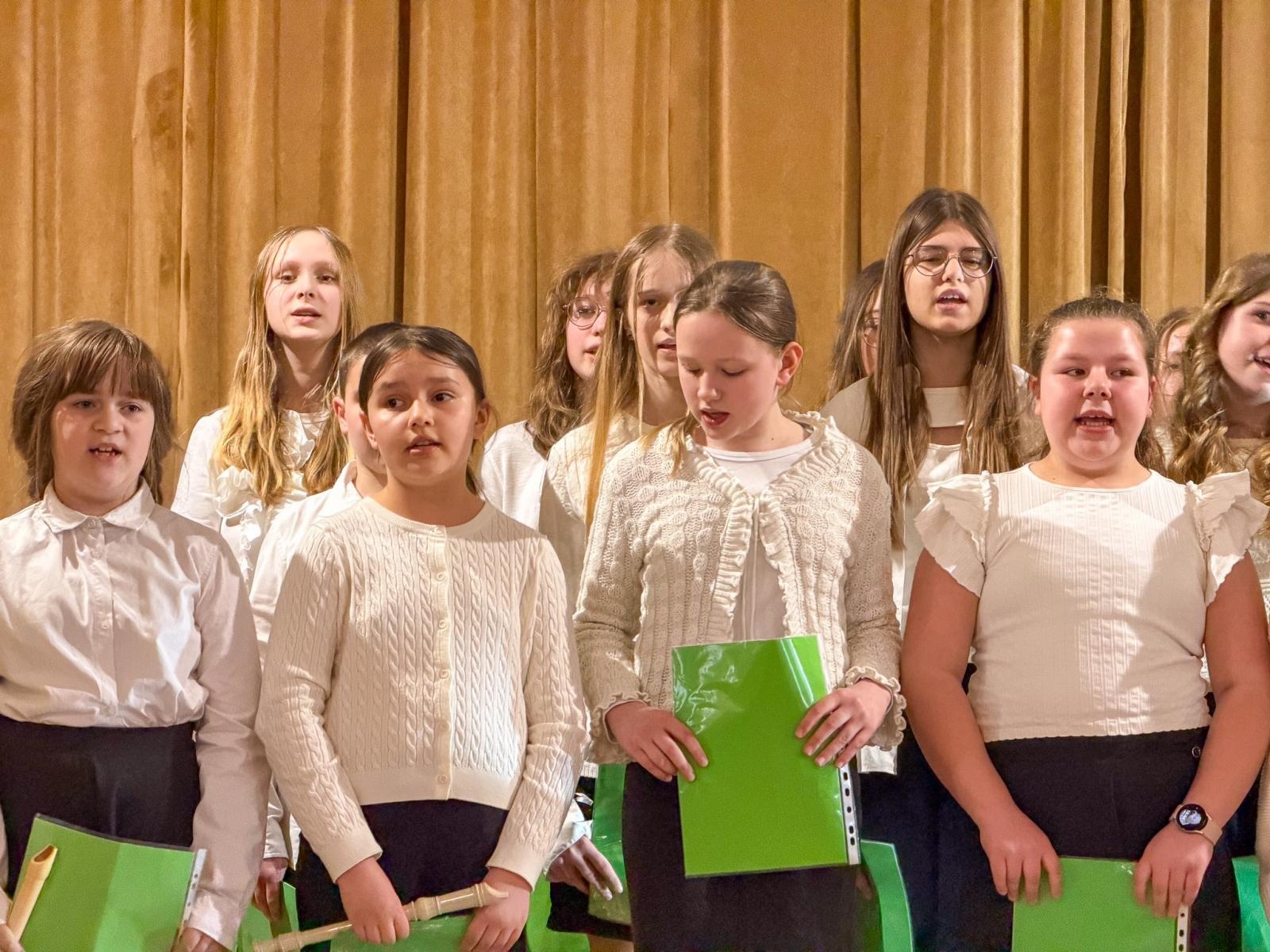 Zdjęcie w galerii na portalu naszraciborz.pl: Echo poezji w Łubowicach: Relacja z 238. urodzin Josepha von Eichendorffa wiadomości z regionu
