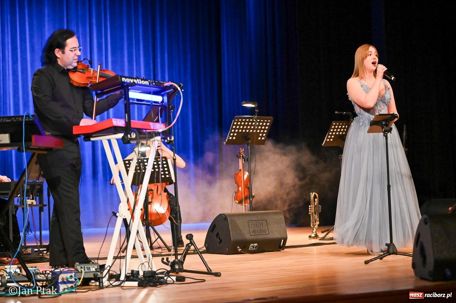 Zdjęcie w galerii na portalu naszraciborz.pl: CINEMA – koncert muzyki filmowej przeniósł magię kina na scenę wiadomości z regionu