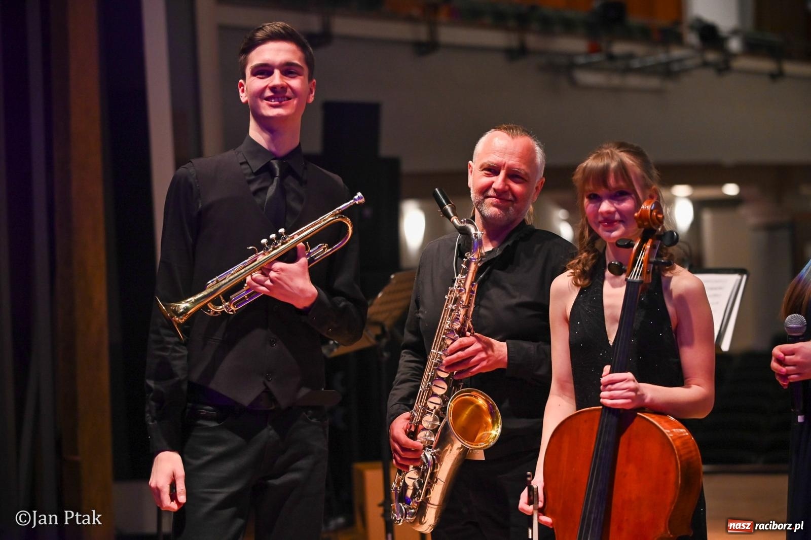 Zdjęcie w galerii na portalu naszraciborz.pl: CINEMA – koncert muzyki filmowej przeniósł magię kina na scenę wiadomości z regionu
