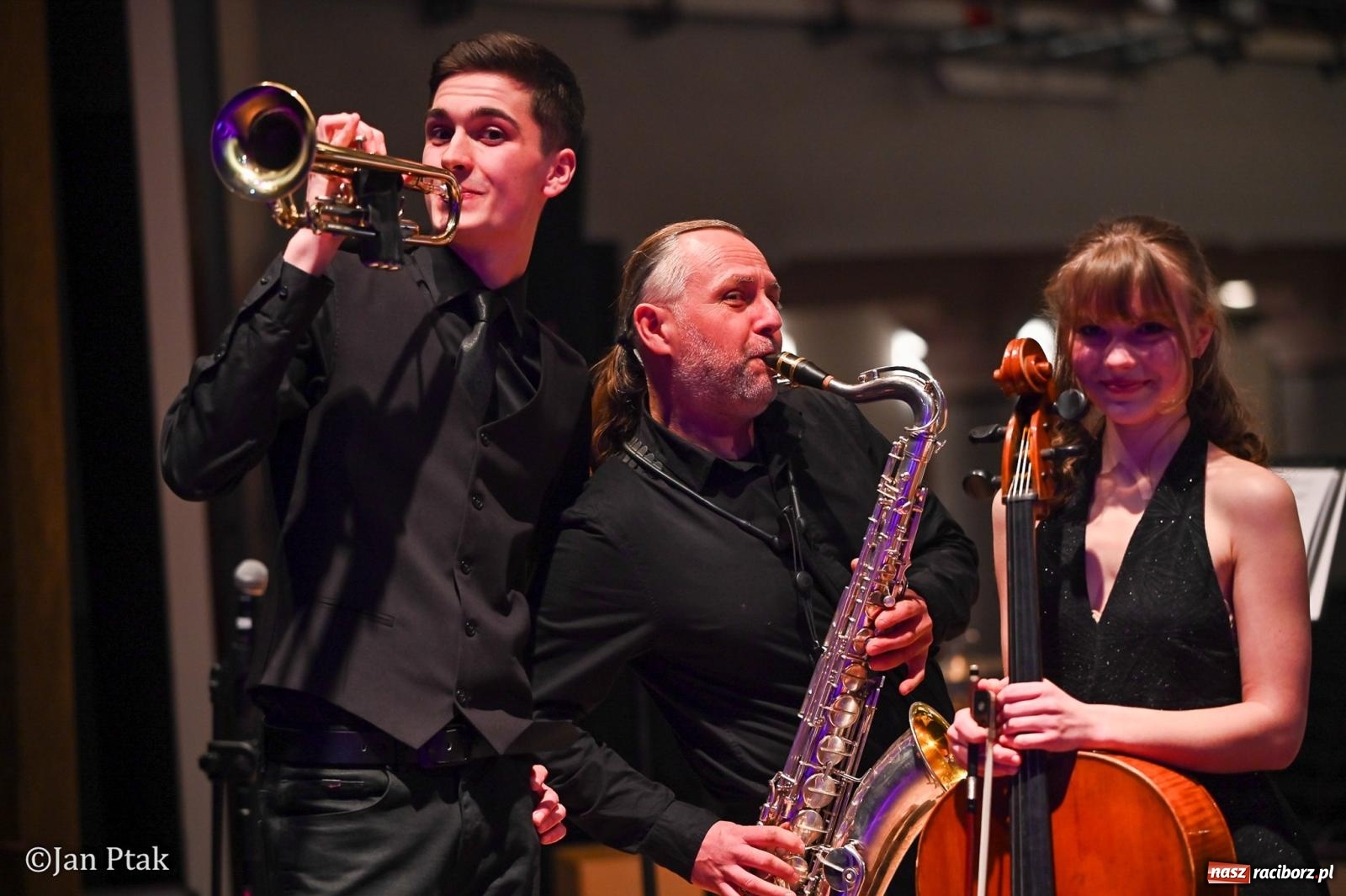 Zdjęcie w galerii na portalu naszraciborz.pl: CINEMA – koncert muzyki filmowej przeniósł magię kina na scenę wiadomości z regionu