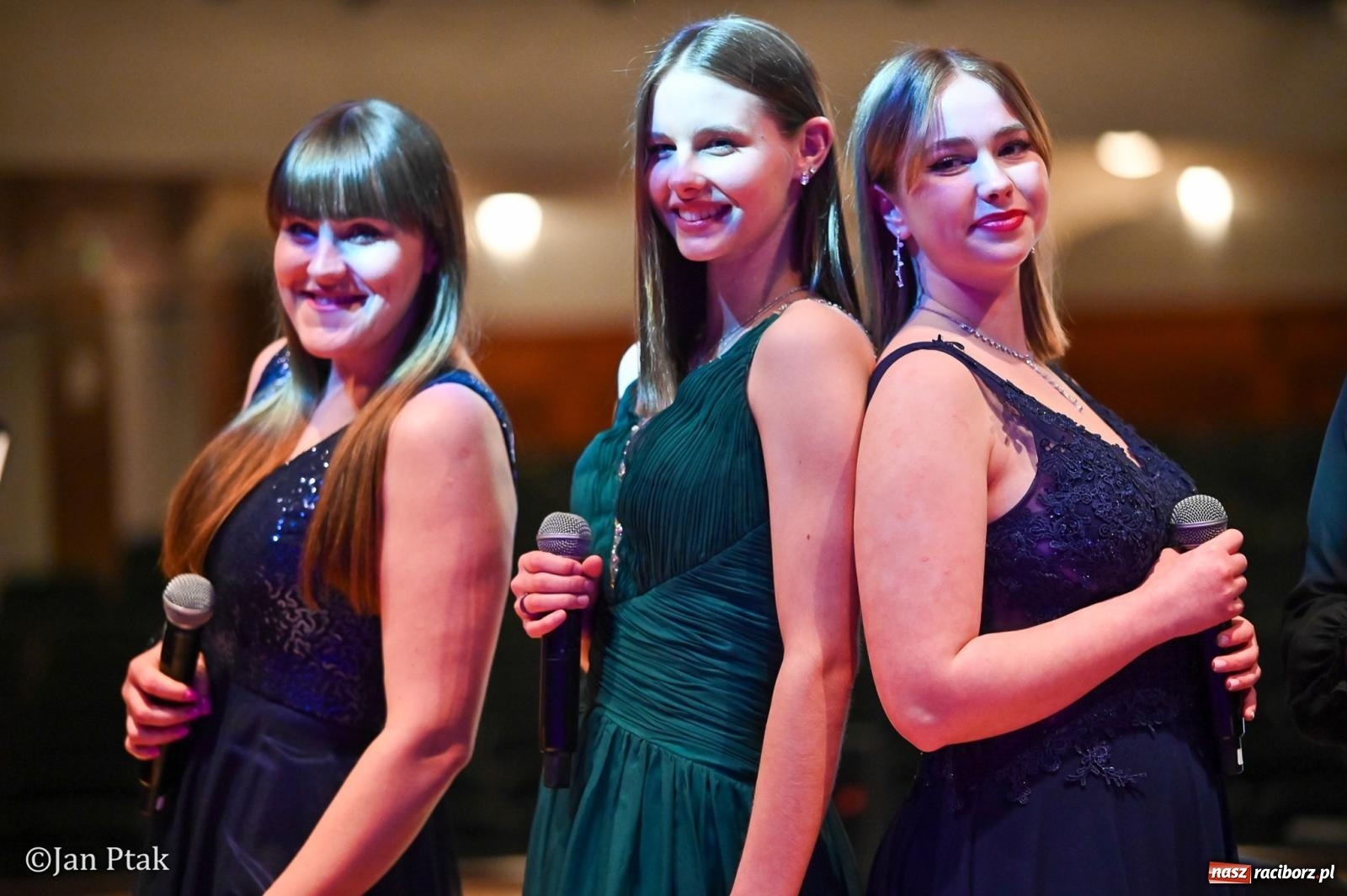 Zdjęcie w galerii na portalu naszraciborz.pl: CINEMA – koncert muzyki filmowej przeniósł magię kina na scenę wiadomości z regionu