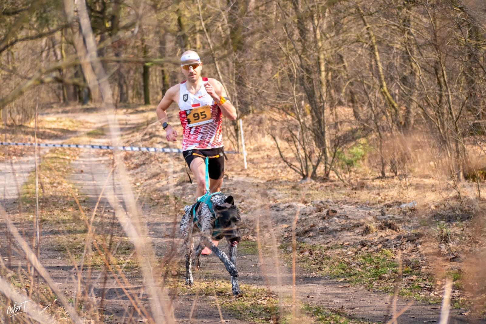 Zdjęcie w galerii na portalu naszraciborz.pl: Międzynarodowe wyścigi psich zaprzęgów w Kuźni Raciborskiej. Emocjonujący weekend Dog Adventure Sprint Race wiadomości z regionu