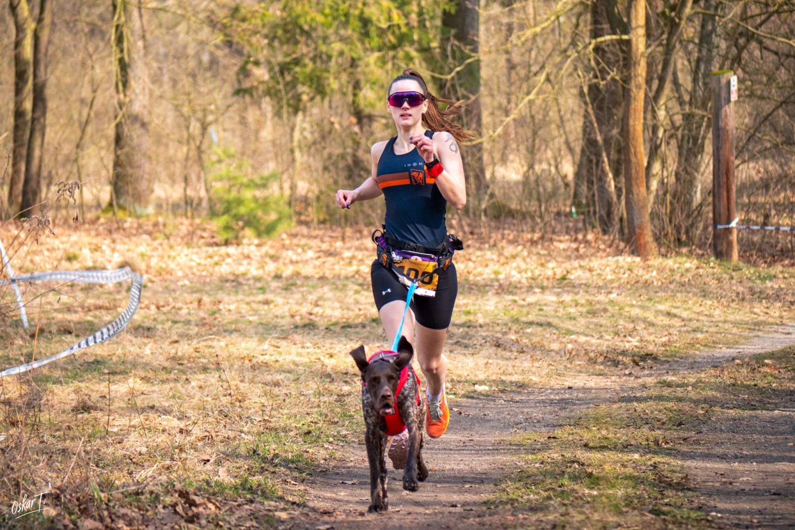 Zdjęcie w galerii na portalu naszraciborz.pl: Międzynarodowe wyścigi psich zaprzęgów w Kuźni Raciborskiej. Emocjonujący weekend Dog Adventure Sprint Race wiadomości z regionu