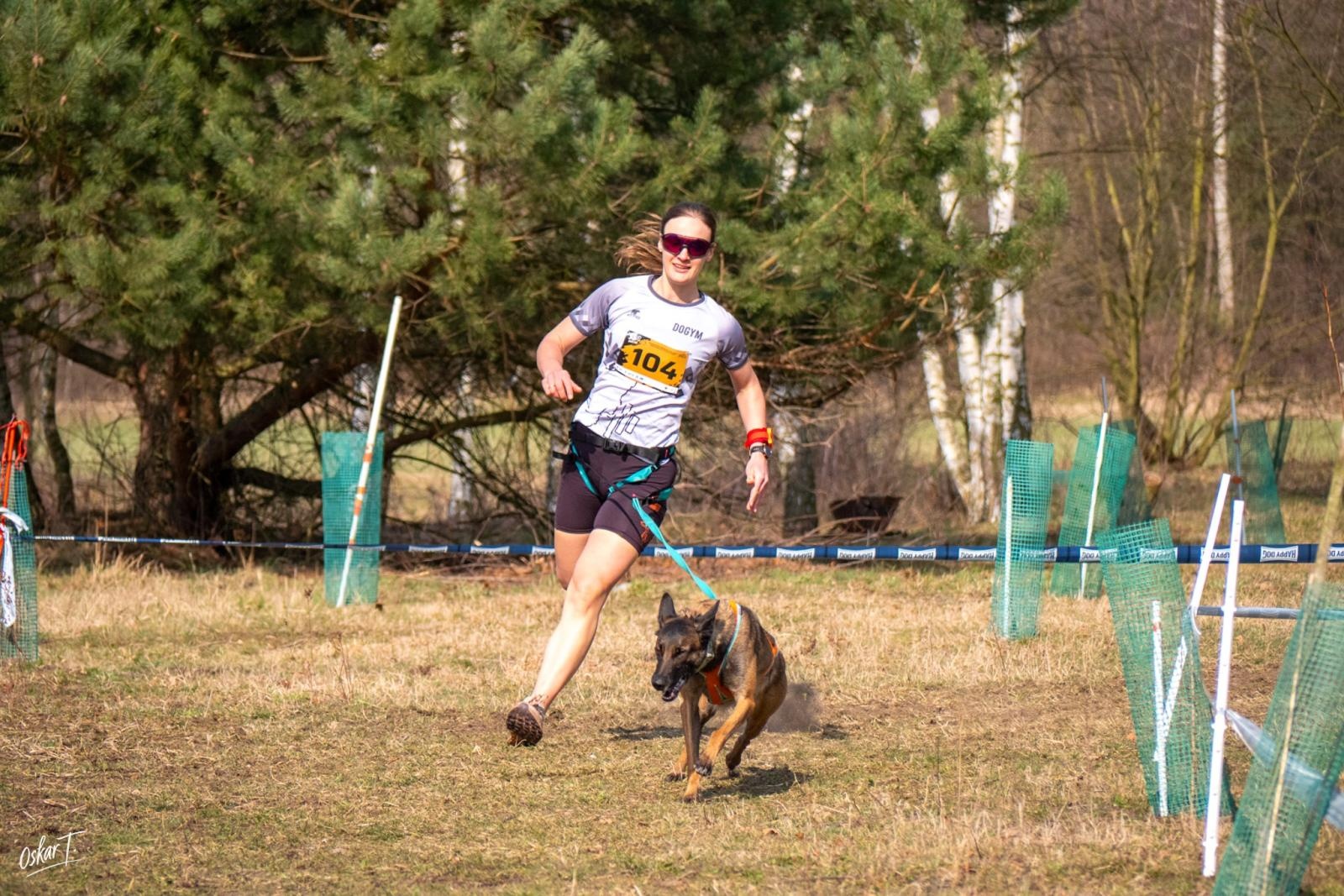 Zdjęcie w galerii na portalu naszraciborz.pl: Międzynarodowe wyścigi psich zaprzęgów w Kuźni Raciborskiej. Emocjonujący weekend Dog Adventure Sprint Race wiadomości z regionu