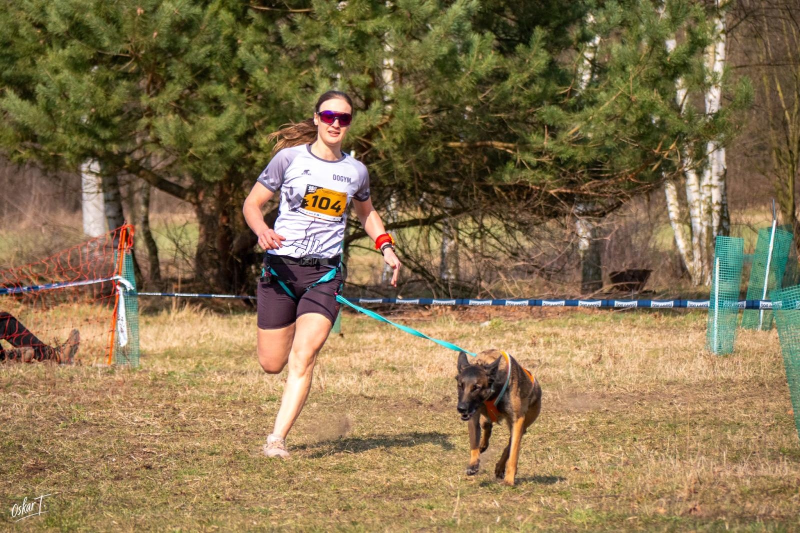 Zdjęcie w galerii na portalu naszraciborz.pl: Międzynarodowe wyścigi psich zaprzęgów w Kuźni Raciborskiej. Emocjonujący weekend Dog Adventure Sprint Race wiadomości z regionu