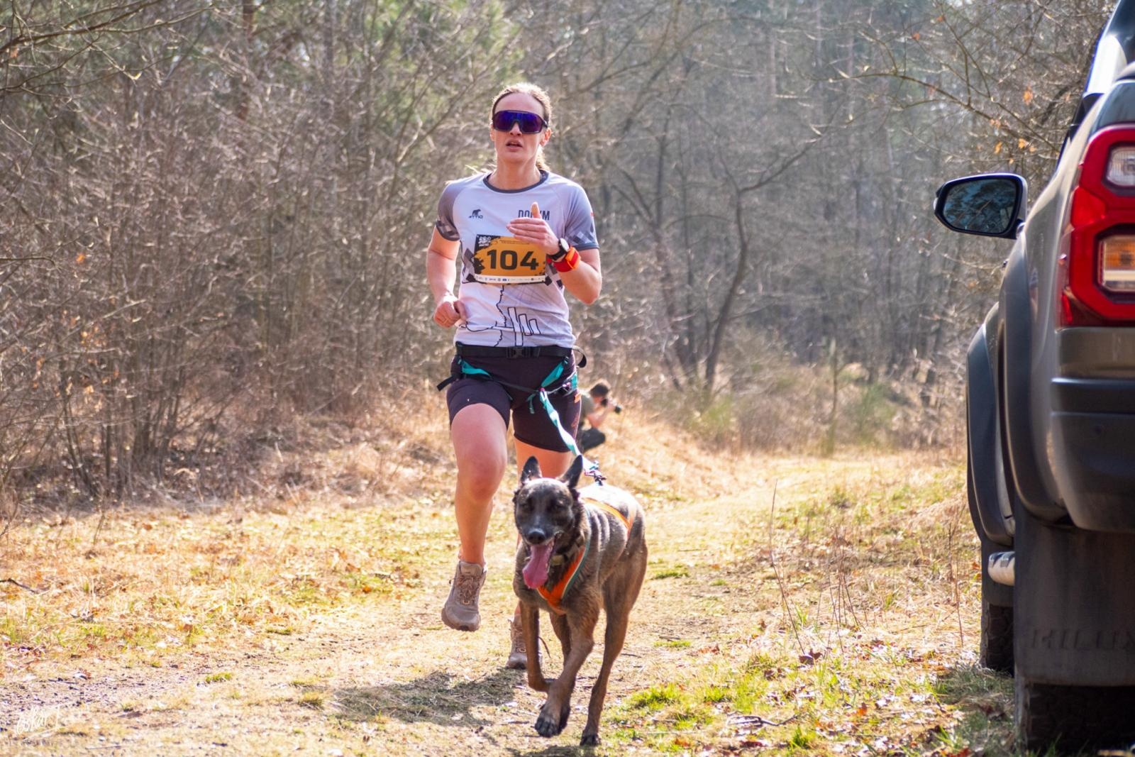 Zdjęcie w galerii na portalu naszraciborz.pl: Międzynarodowe wyścigi psich zaprzęgów w Kuźni Raciborskiej. Emocjonujący weekend Dog Adventure Sprint Race wiadomości z regionu