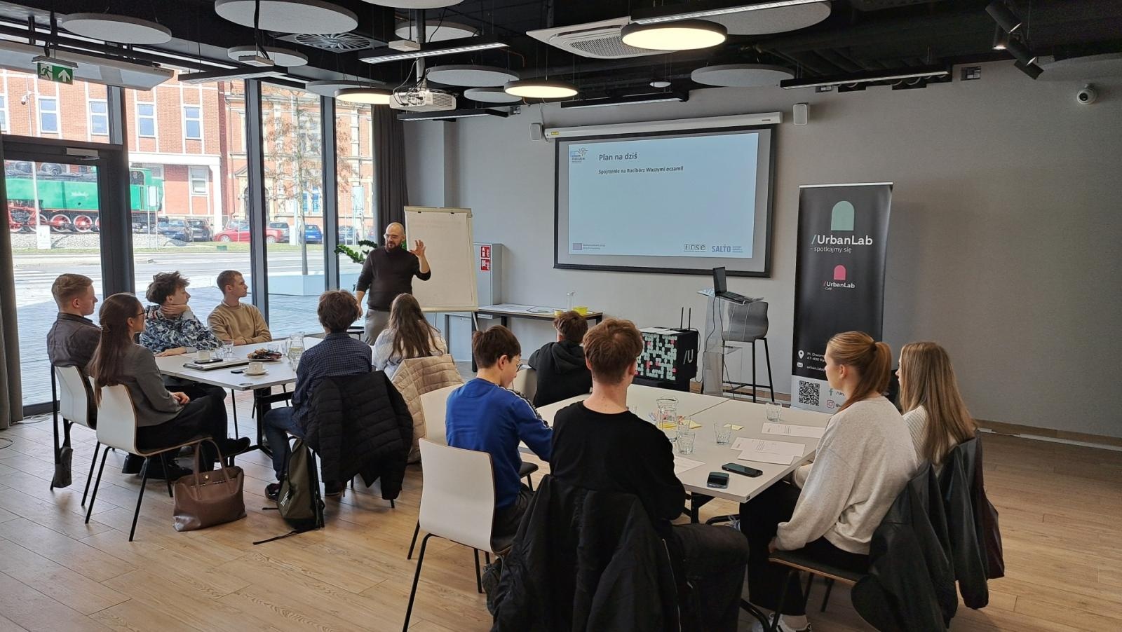 Zdjęcie w galerii na portalu naszraciborz.pl: EGL w Raciborzu. Co by było, gdyby młodzi z Raciborza stworzyli własną politykę młodzieżową wiadomości z regionu