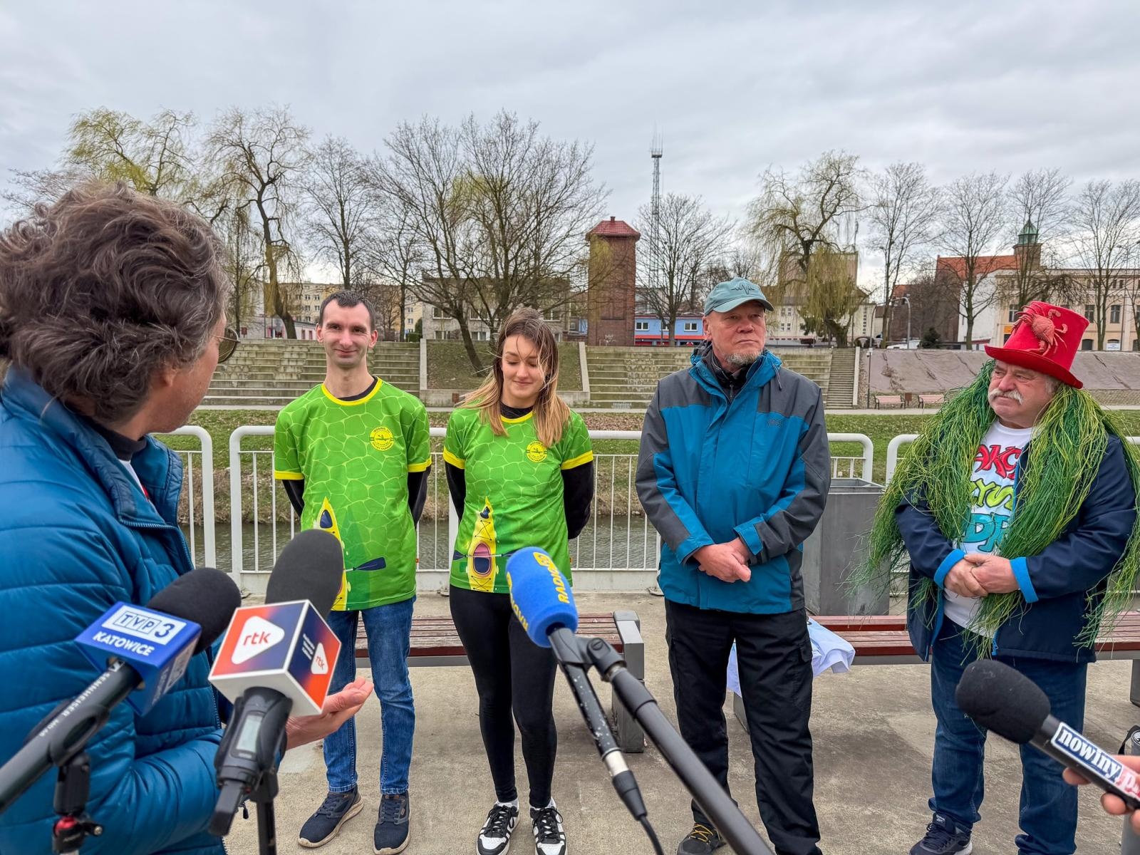 Zdjęcie w galerii na portalu naszraciborz.pl: Mieszkańcy Raciborza zadbają o swoją rzekę w ramach 5. edycji Akcji Czysta Odra wiadomości z regionu