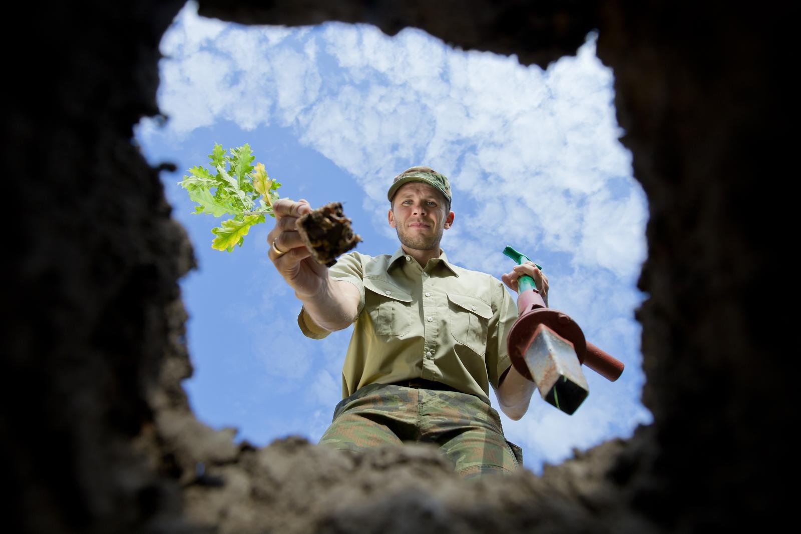 Zdjęcie w galerii na portalu naszraciborz.pl: Posadź las z leśnikiem  wiadomości z regionu