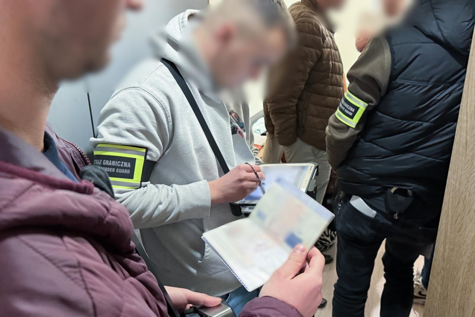 Zdjęcie w galerii na portalu naszraciborz.pl: Współpraca Straży Granicznej z Rudy Śląskiej oraz Bytomskich Policjantów doprowadziła do rozbicia zorganizowanej grupy przestępczej wiadomości z regionu