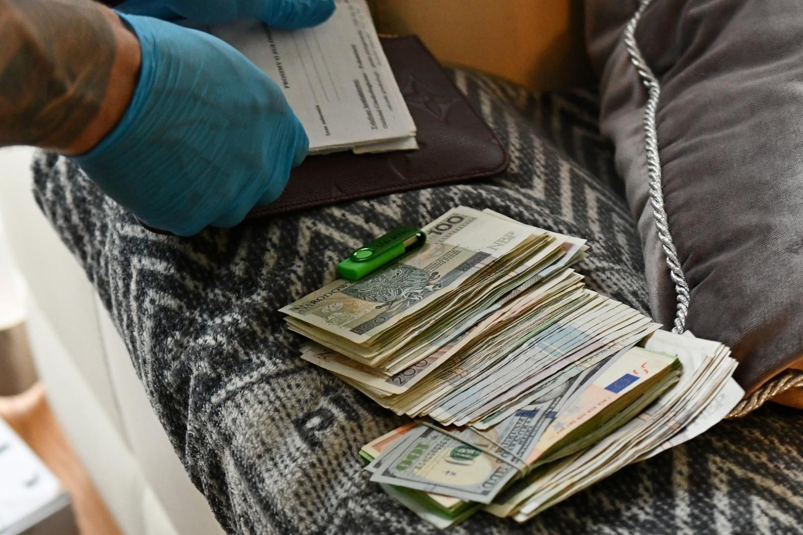 Zdjęcie w galerii na portalu naszraciborz.pl: Współpraca Straży Granicznej z Rudy Śląskiej oraz Bytomskich Policjantów doprowadziła do rozbicia zorganizowanej grupy przestępczej wiadomości z regionu