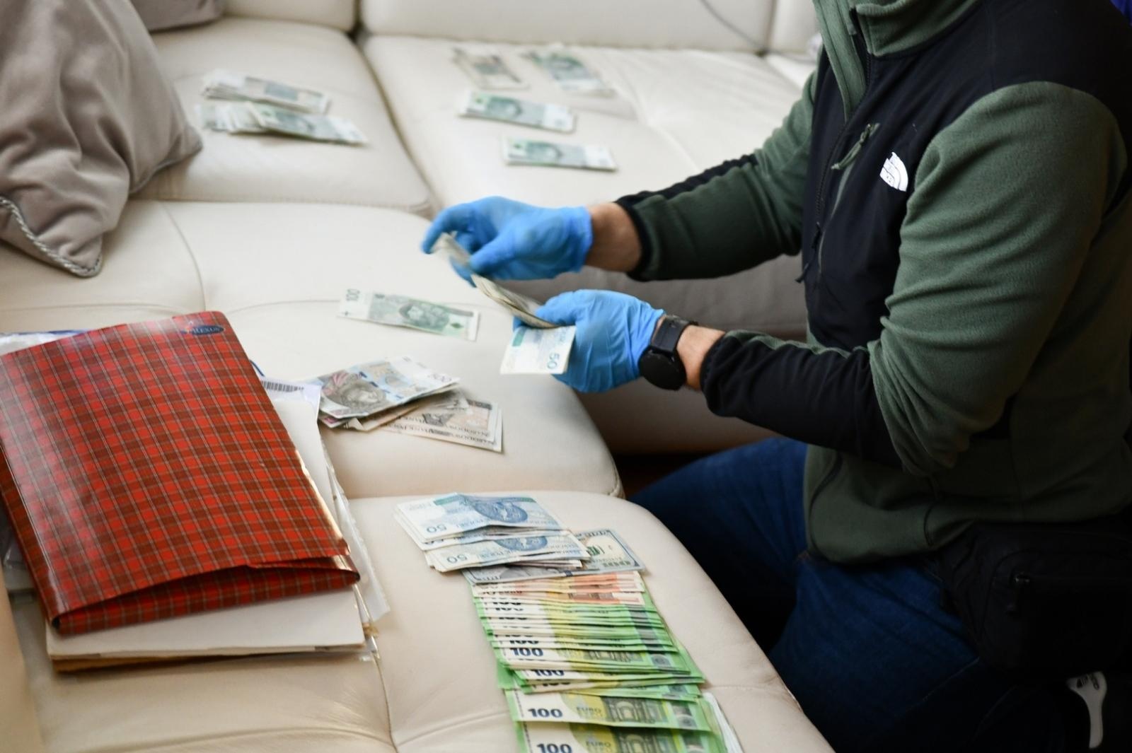 Zdjęcie w galerii na portalu naszraciborz.pl: Współpraca Straży Granicznej z Rudy Śląskiej oraz Bytomskich Policjantów doprowadziła do rozbicia zorganizowanej grupy przestępczej wiadomości z regionu