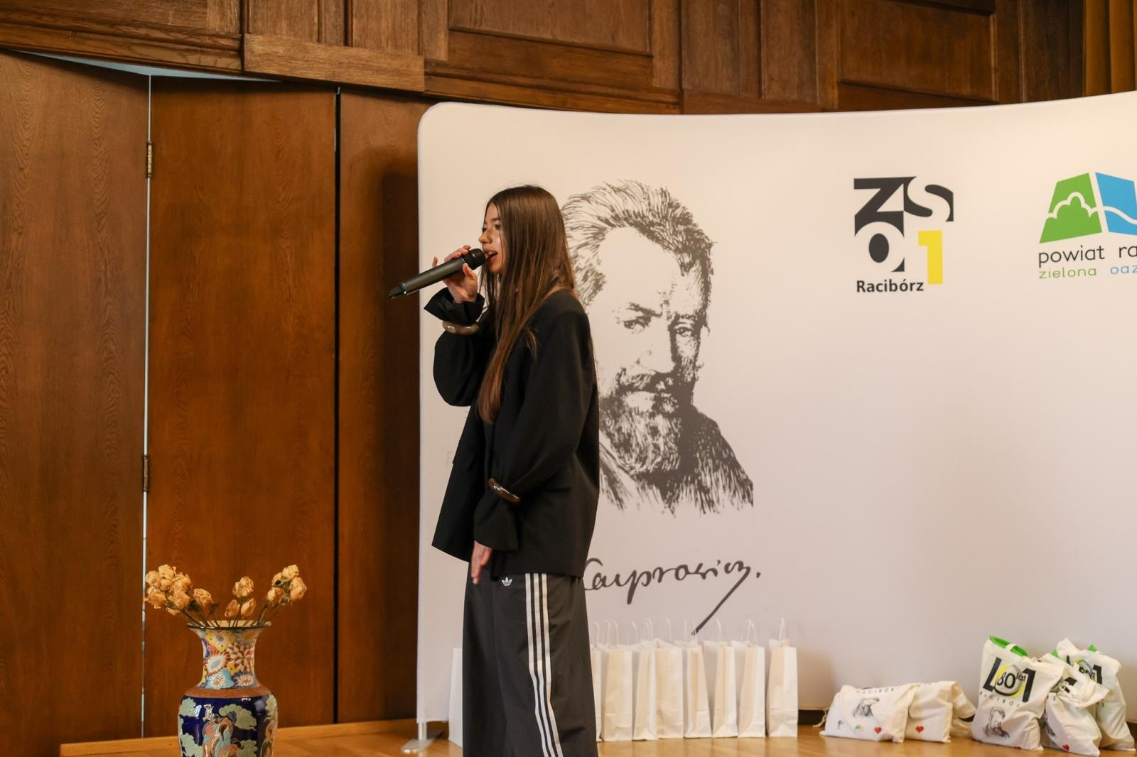 Zdjęcie w galerii na portalu naszraciborz.pl: I Powiatowy Konkurs Polonistyczny Polonistyczny Olimp wiadomości z regionu