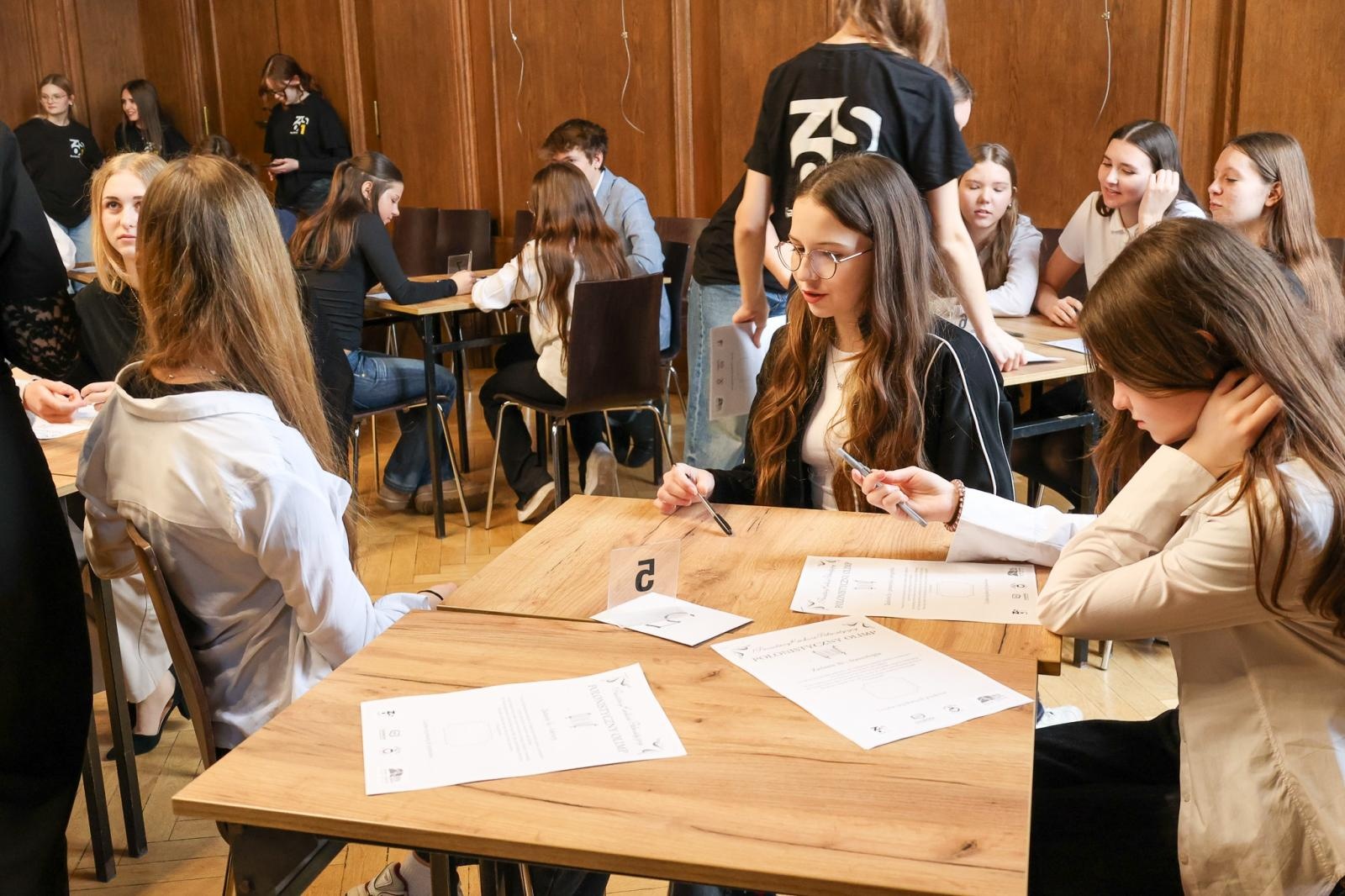 Zdjęcie w galerii na portalu naszraciborz.pl: I Powiatowy Konkurs Polonistyczny Polonistyczny Olimp wiadomości z regionu