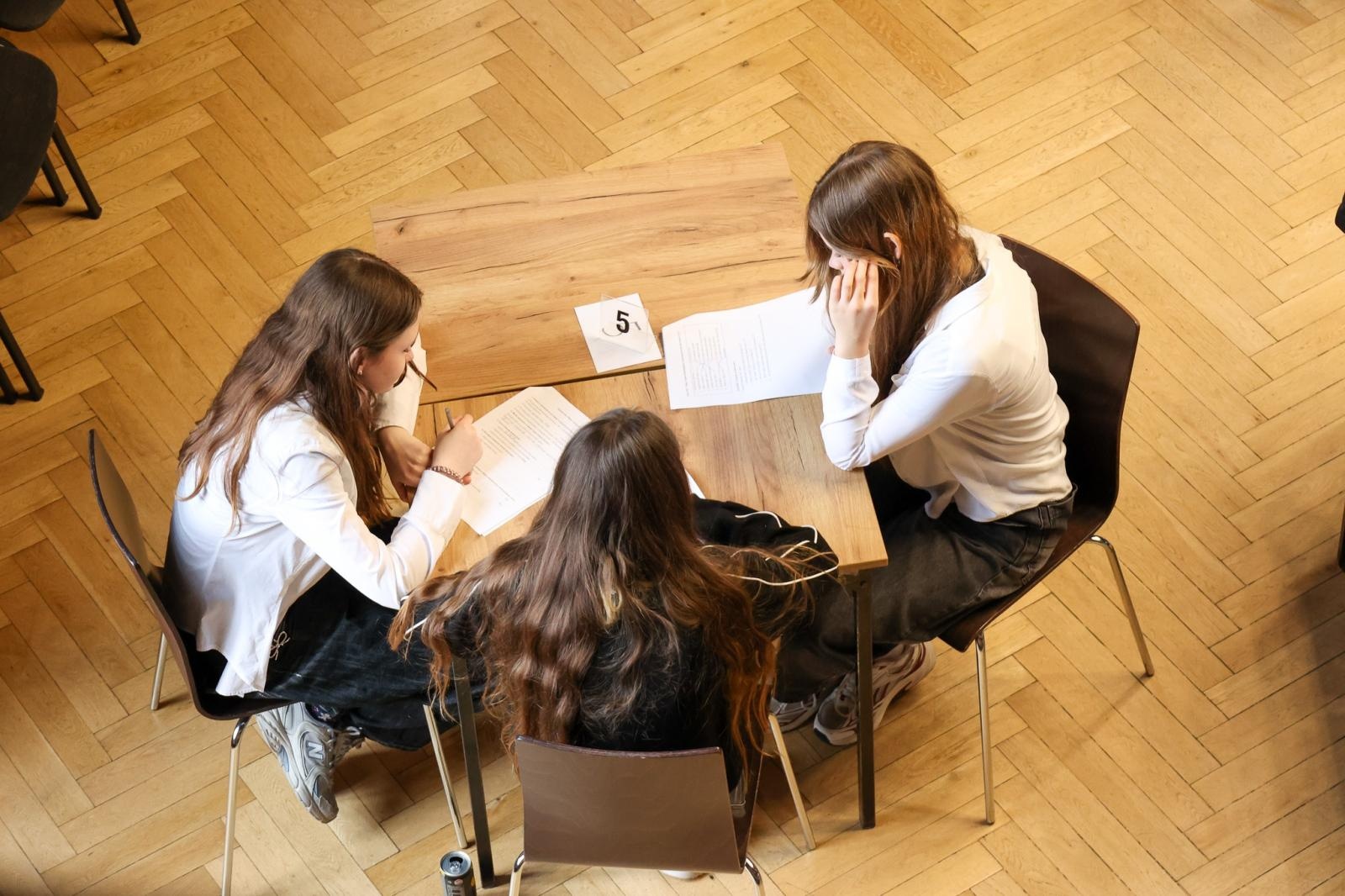 Zdjęcie w galerii na portalu naszraciborz.pl: I Powiatowy Konkurs Polonistyczny Polonistyczny Olimp wiadomości z regionu