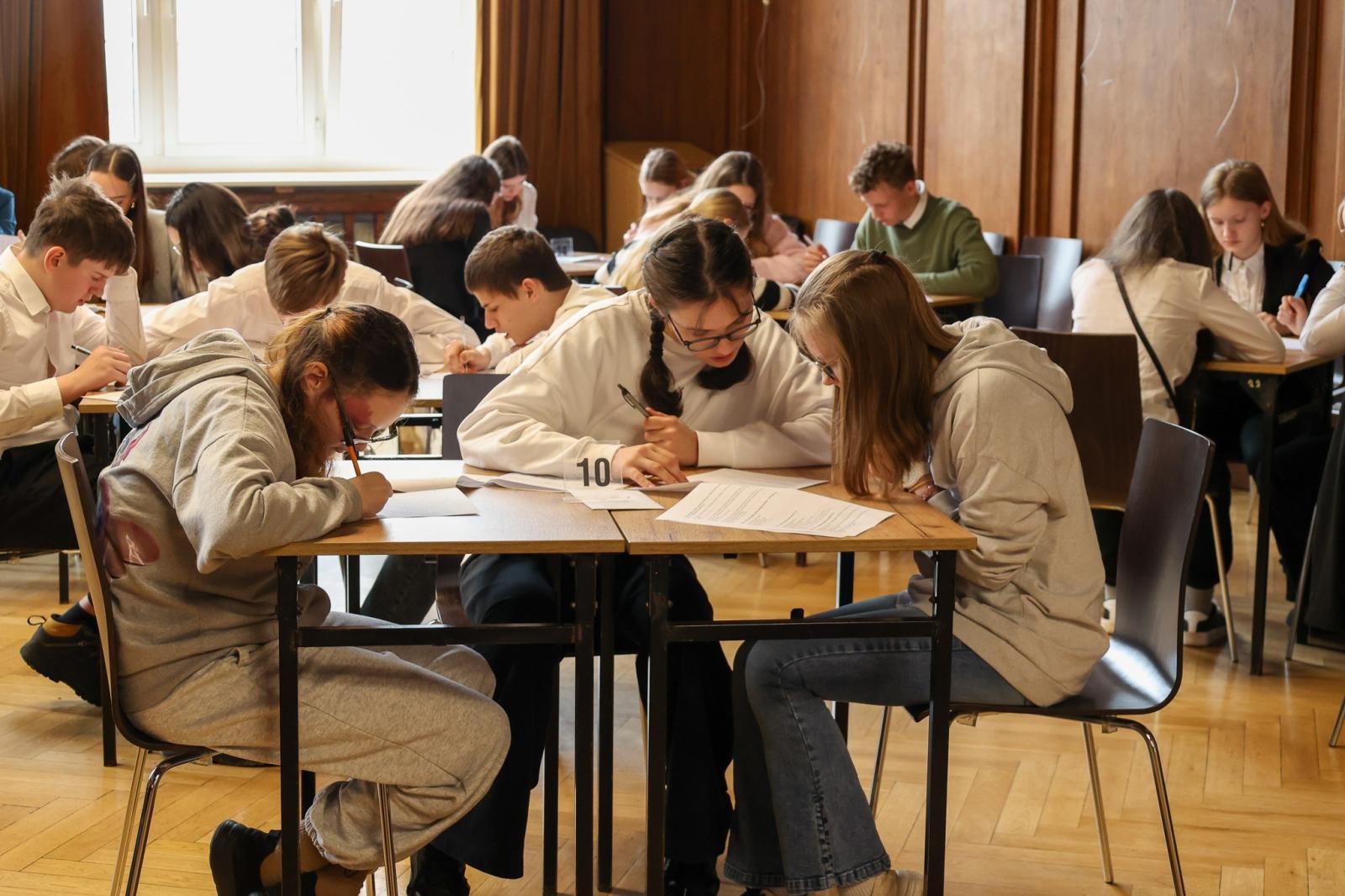 Zdjęcie w galerii na portalu naszraciborz.pl: I Powiatowy Konkurs Polonistyczny Polonistyczny Olimp wiadomości z regionu