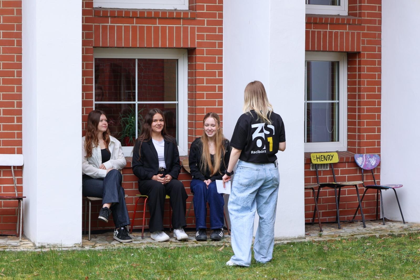 Zdjęcie w galerii na portalu naszraciborz.pl: I Powiatowy Konkurs Polonistyczny Polonistyczny Olimp wiadomości z regionu