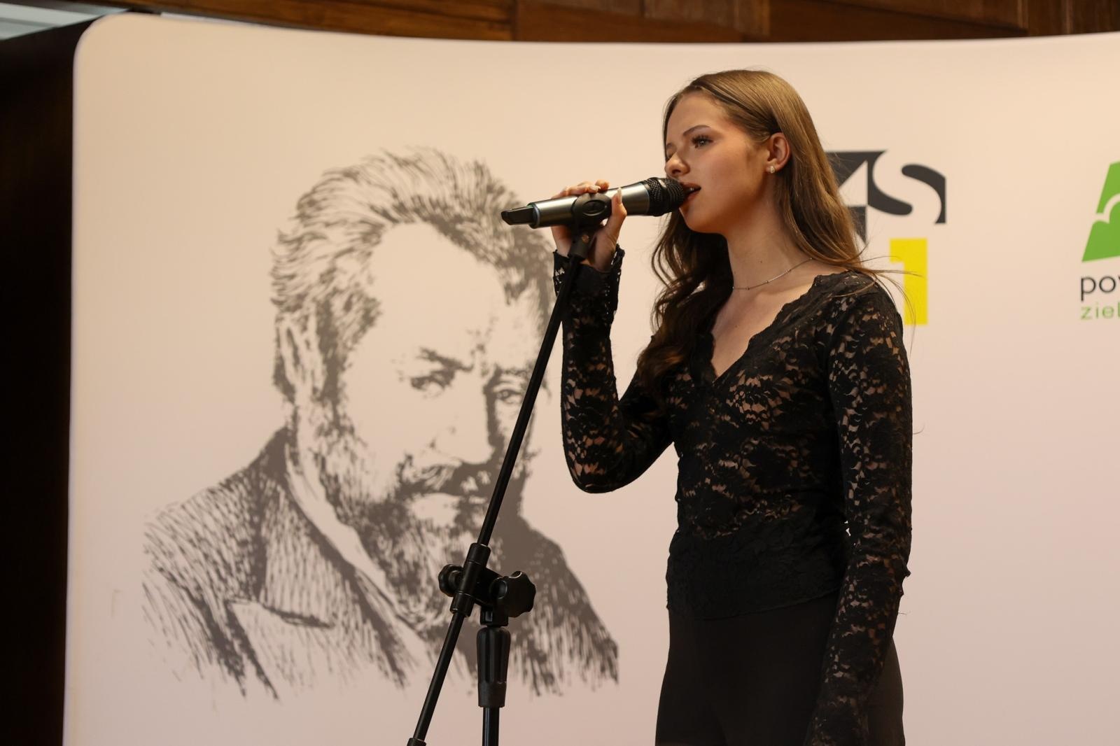 Zdjęcie w galerii na portalu naszraciborz.pl: I Powiatowy Konkurs Polonistyczny Polonistyczny Olimp wiadomości z regionu