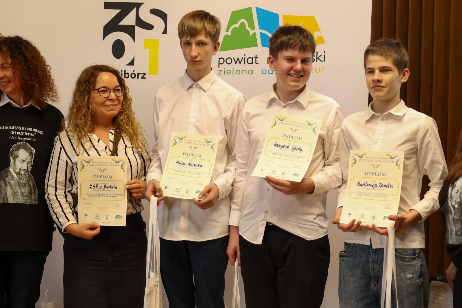 Zdjęcie w galerii na portalu naszraciborz.pl: I Powiatowy Konkurs Polonistyczny Polonistyczny Olimp wiadomości z regionu