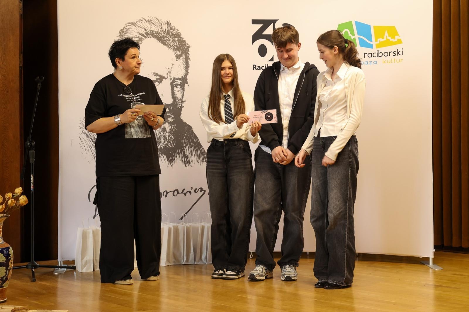 Zdjęcie w galerii na portalu naszraciborz.pl: I Powiatowy Konkurs Polonistyczny Polonistyczny Olimp wiadomości z regionu