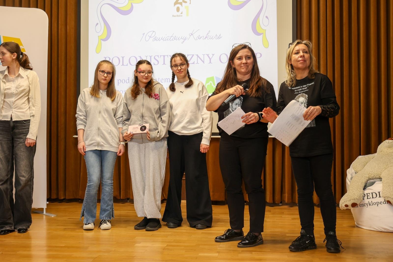 Zdjęcie w galerii na portalu naszraciborz.pl: I Powiatowy Konkurs Polonistyczny Polonistyczny Olimp wiadomości z regionu