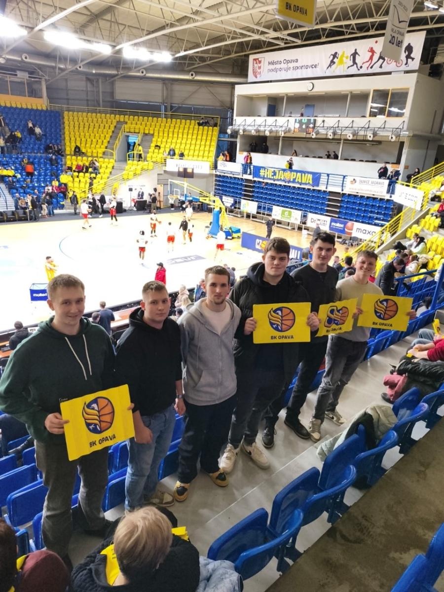 Zdjęcie w galerii na portalu naszraciborz.pl: Od teorii do precyzji CNC. Uczniowie raciborskiego Mechanika zdobywali doświadczenie w Opawie wiadomości z regionu