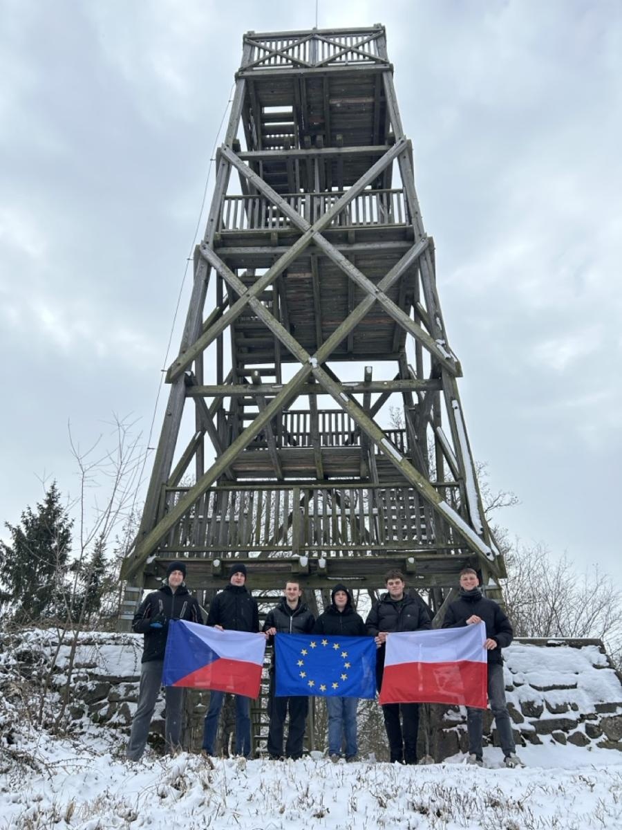 Zdjęcie w galerii na portalu naszraciborz.pl: Od teorii do precyzji CNC. Uczniowie raciborskiego Mechanika zdobywali doświadczenie w Opawie wiadomości z regionu