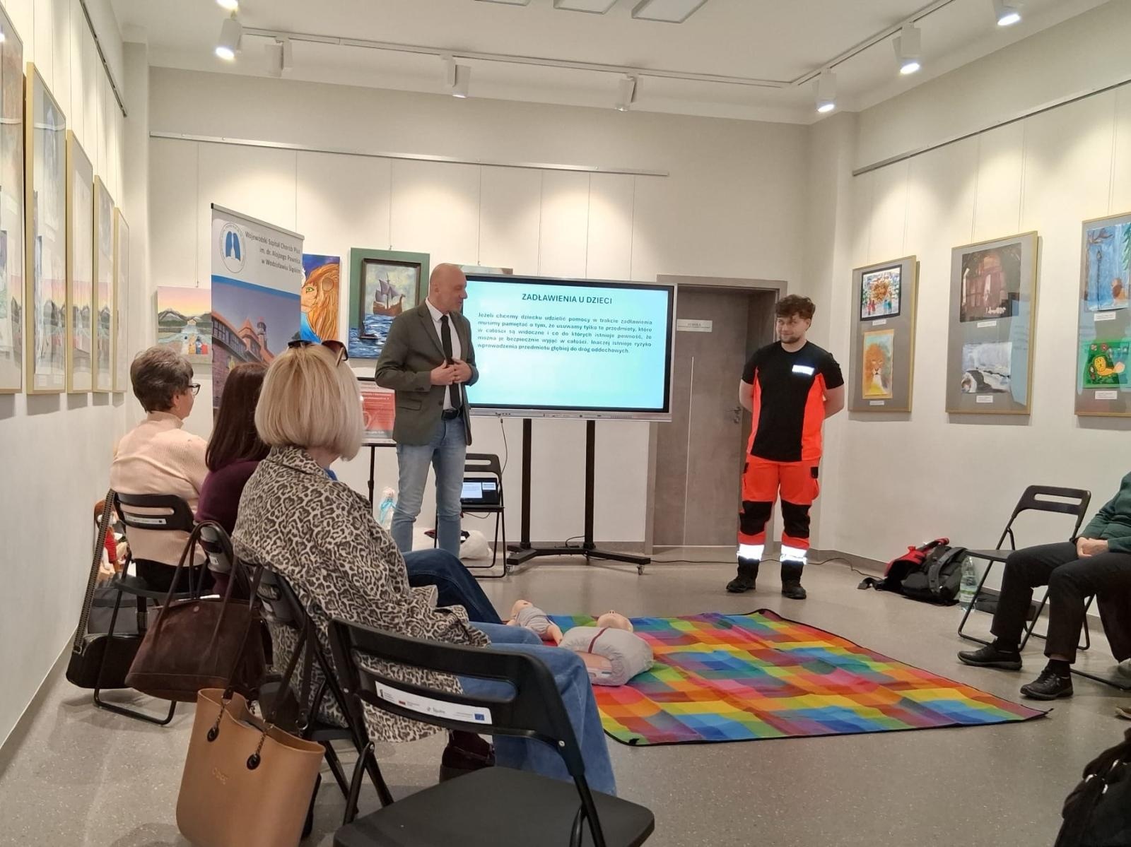 Zdjęcie w galerii na portalu naszraciborz.pl: Druga część szkolenia z pierwszej pomocy dla seniorów za nami! wiadomości z regionu