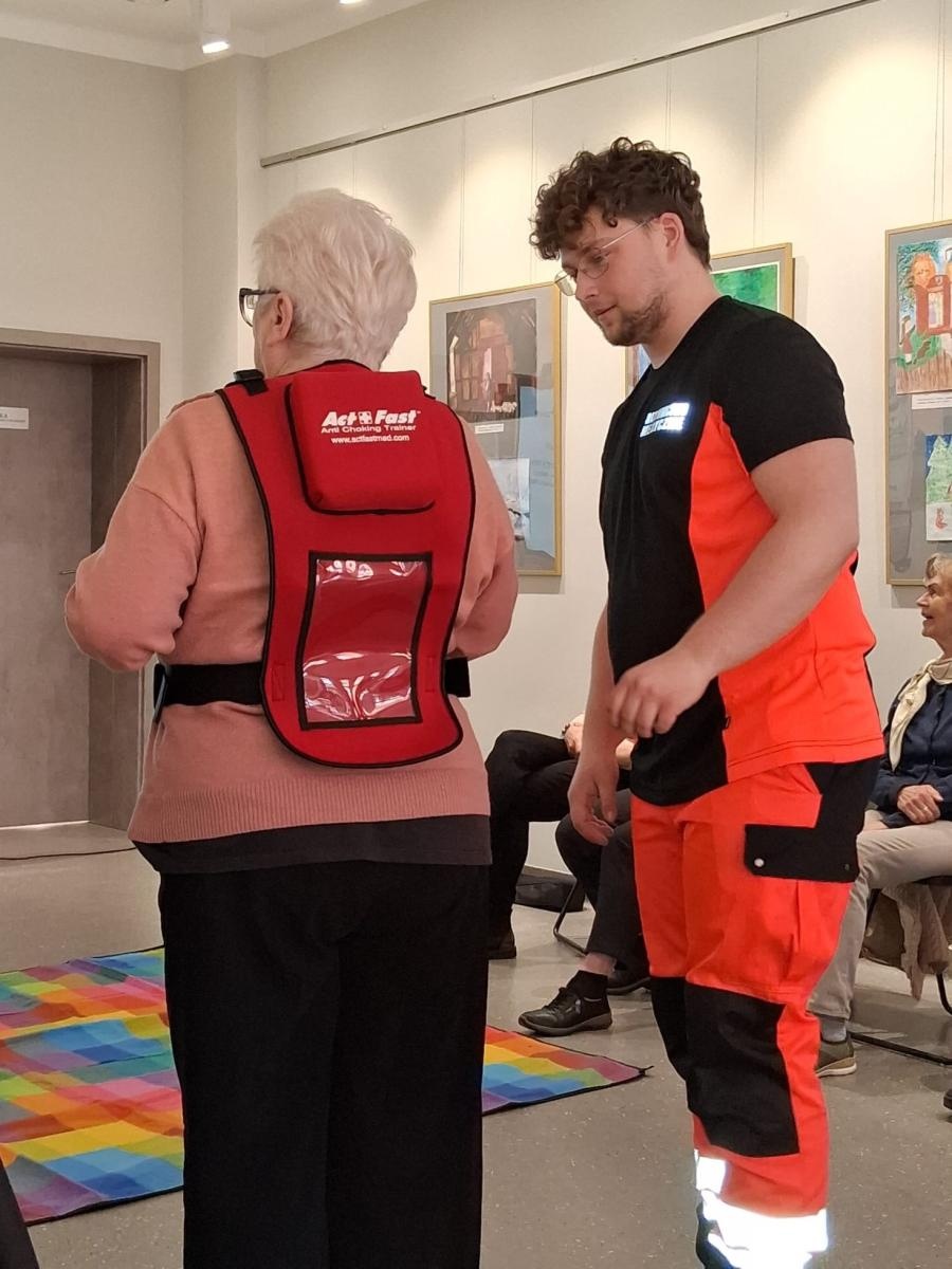 Zdjęcie w galerii na portalu naszraciborz.pl: Druga część szkolenia z pierwszej pomocy dla seniorów za nami! wiadomości z regionu